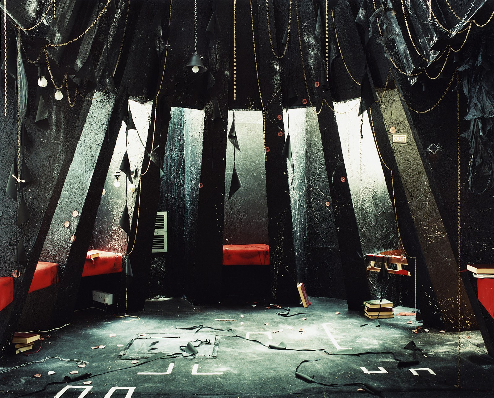 Anne Hardy, Untitled at Studio M, photo 9