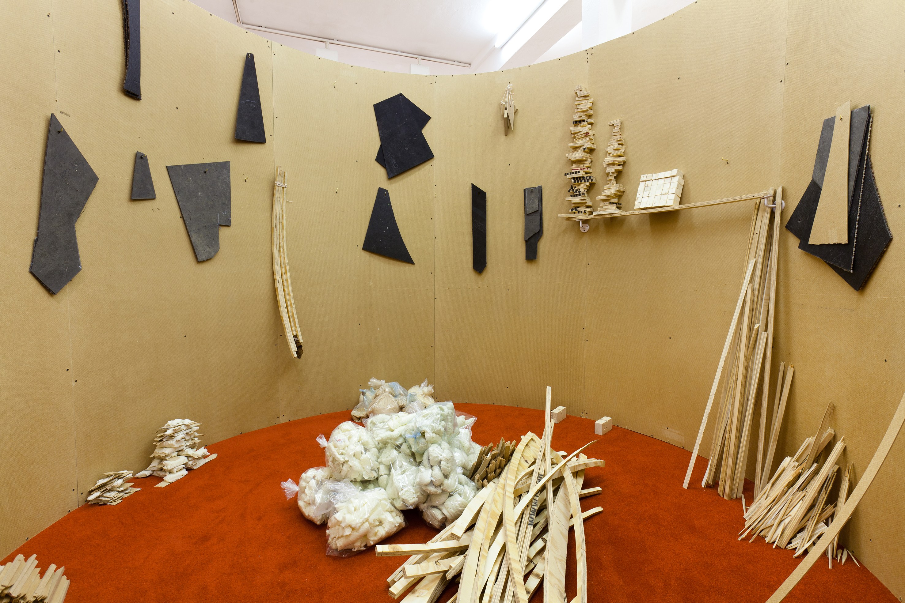 Anne Hardy, Untitled at Studio M, photo 3
