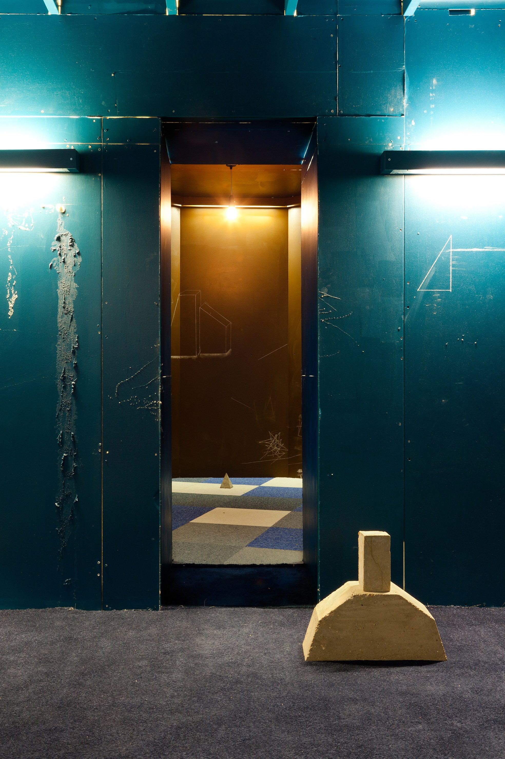 Anne Hardy, Untitled at Studio M, photo 7