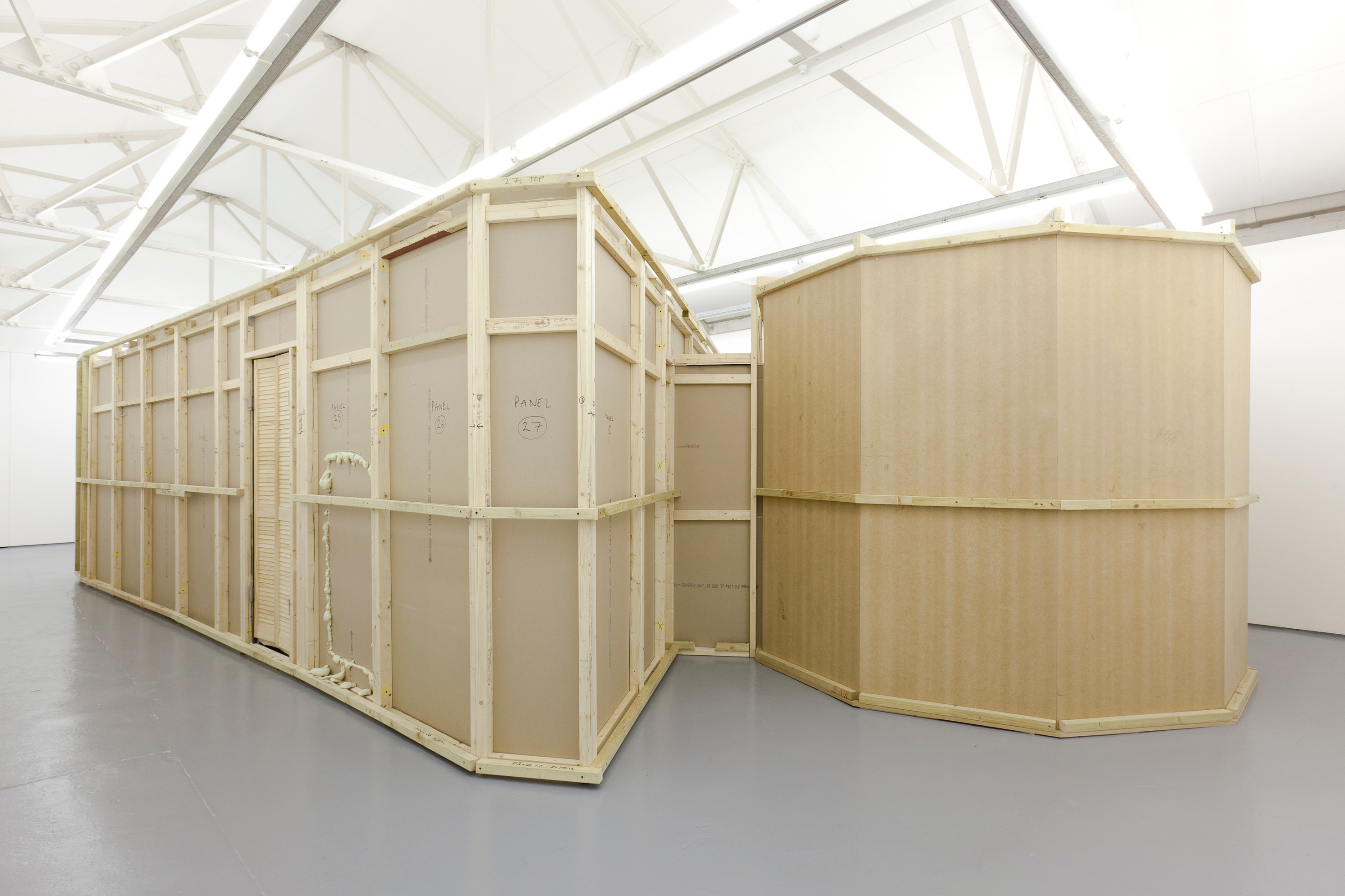 Anne Hardy, Untitled at Studio M, photo 8