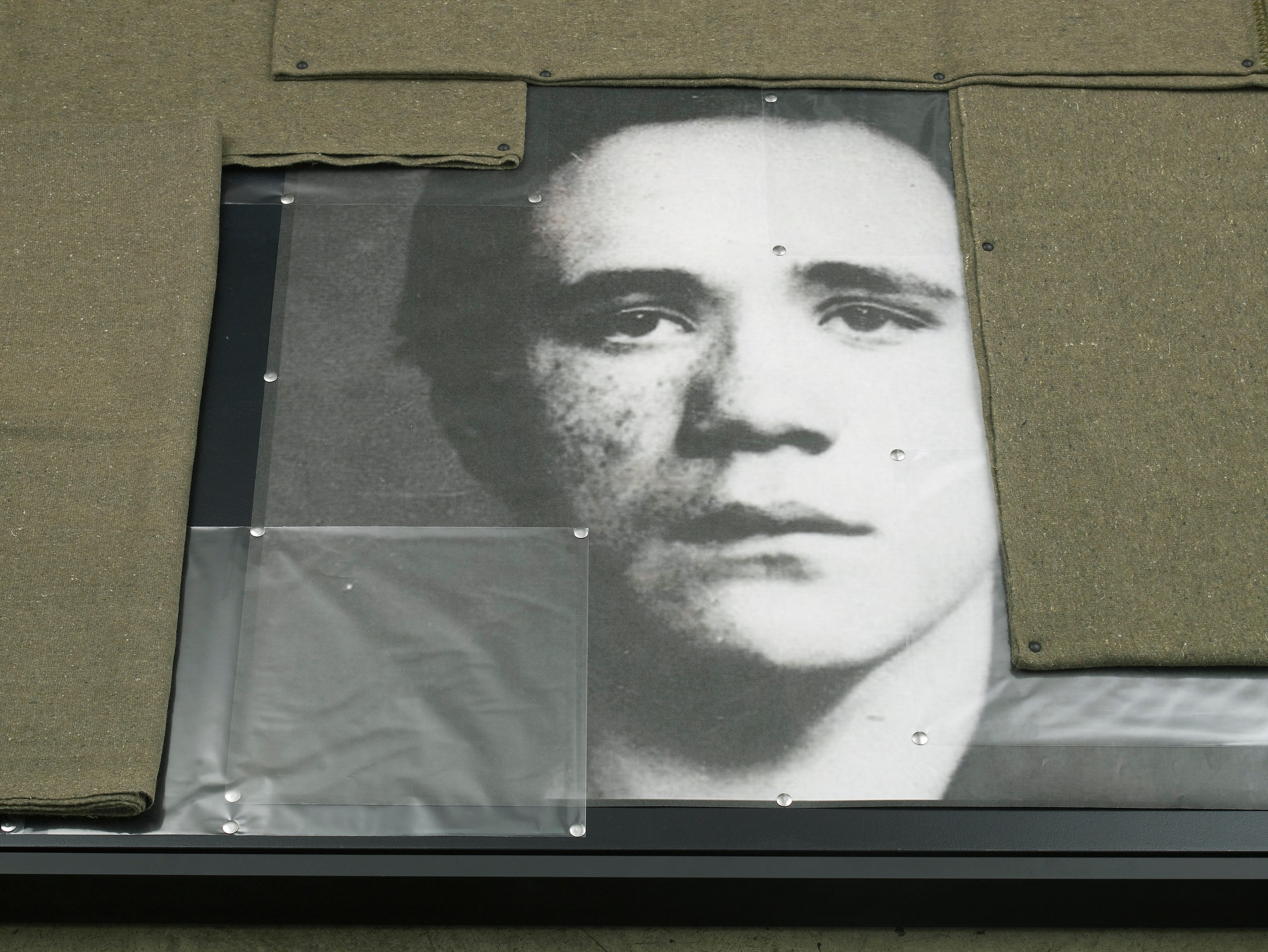 Tom Burr, Stages at Studio M, photo 6