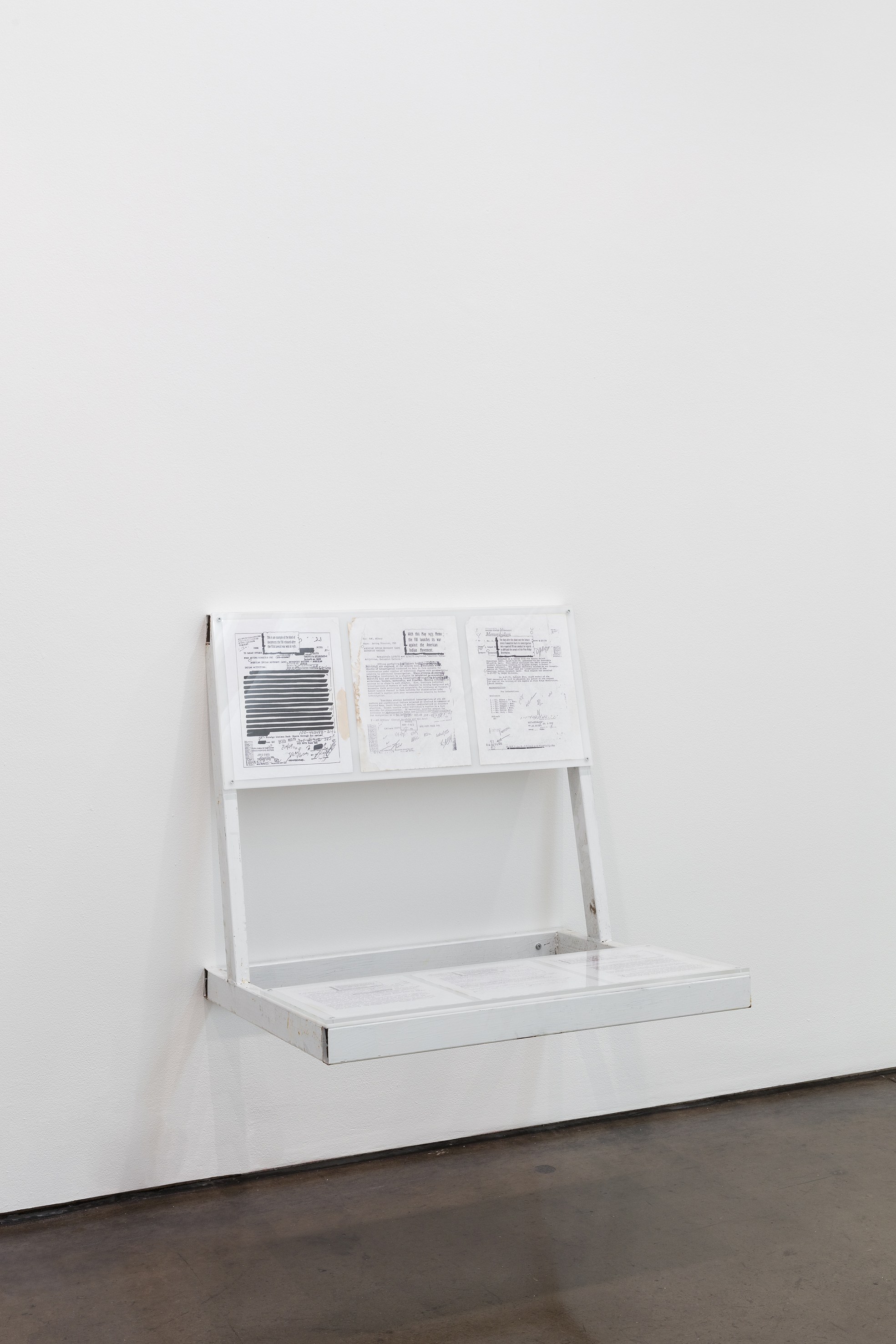 Oscar Tuazon, Fire at Studio M, photo 11