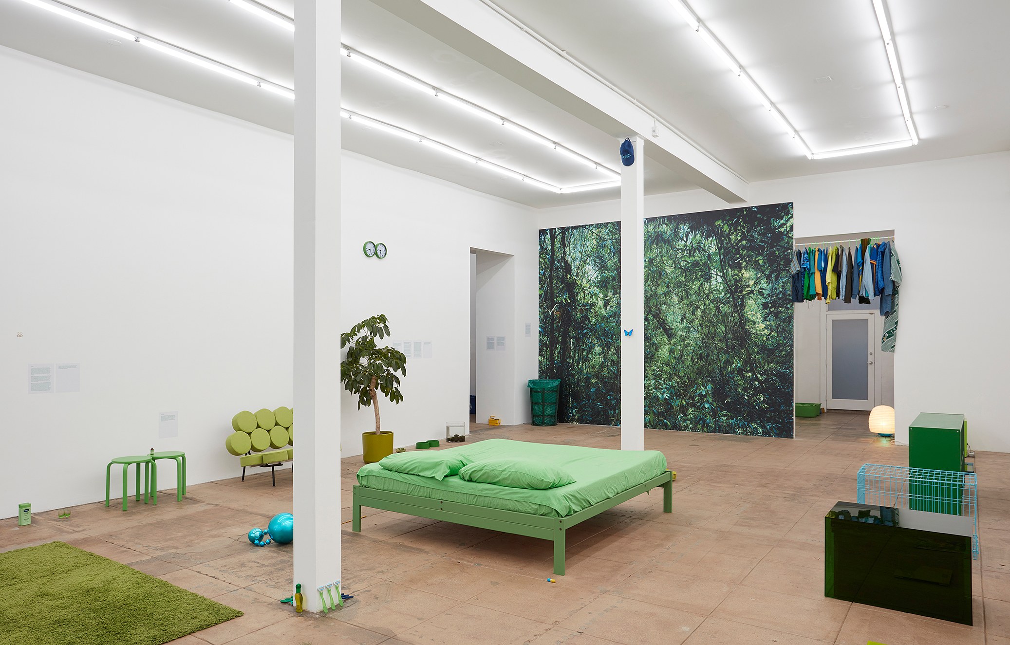 Puppies Puppies (Jade Guanaro Kuriki-Olivo), Green (Ghosts) at Overduin and Kite, photo 4