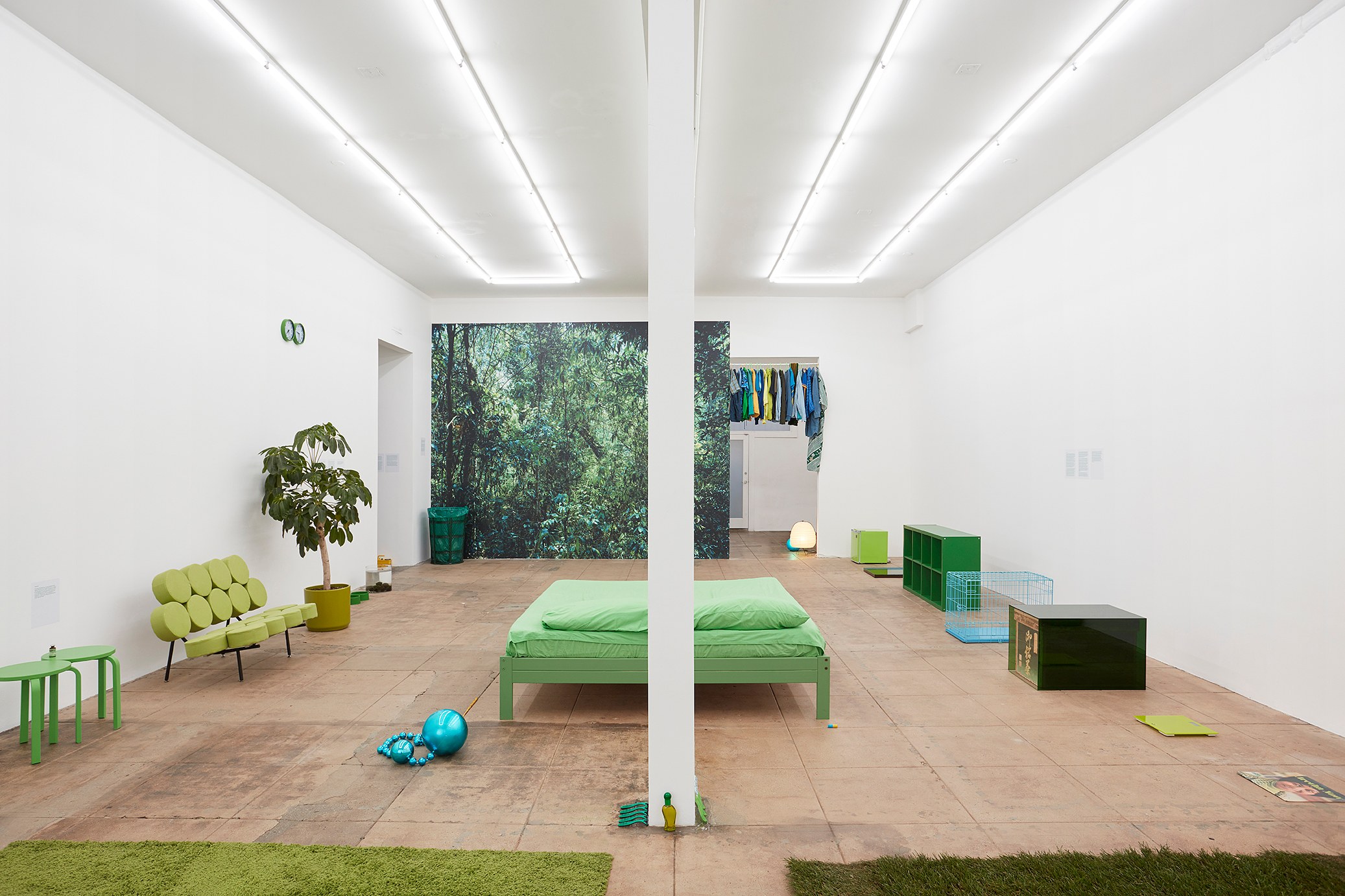 Puppies Puppies (Jade Guanaro Kuriki-Olivo), Green (Ghosts) at Overduin and Kite, photo 6