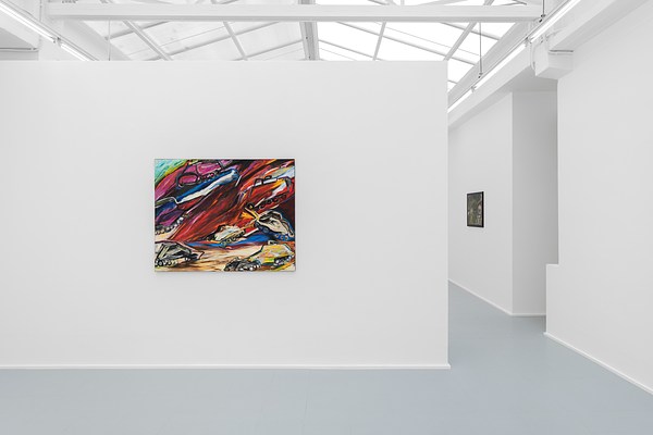Image 4 of 32