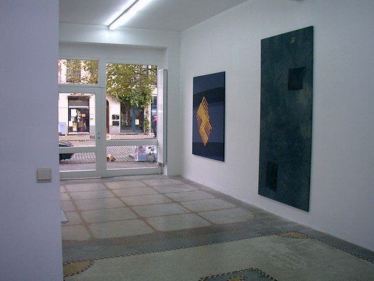 Image 2 of 8