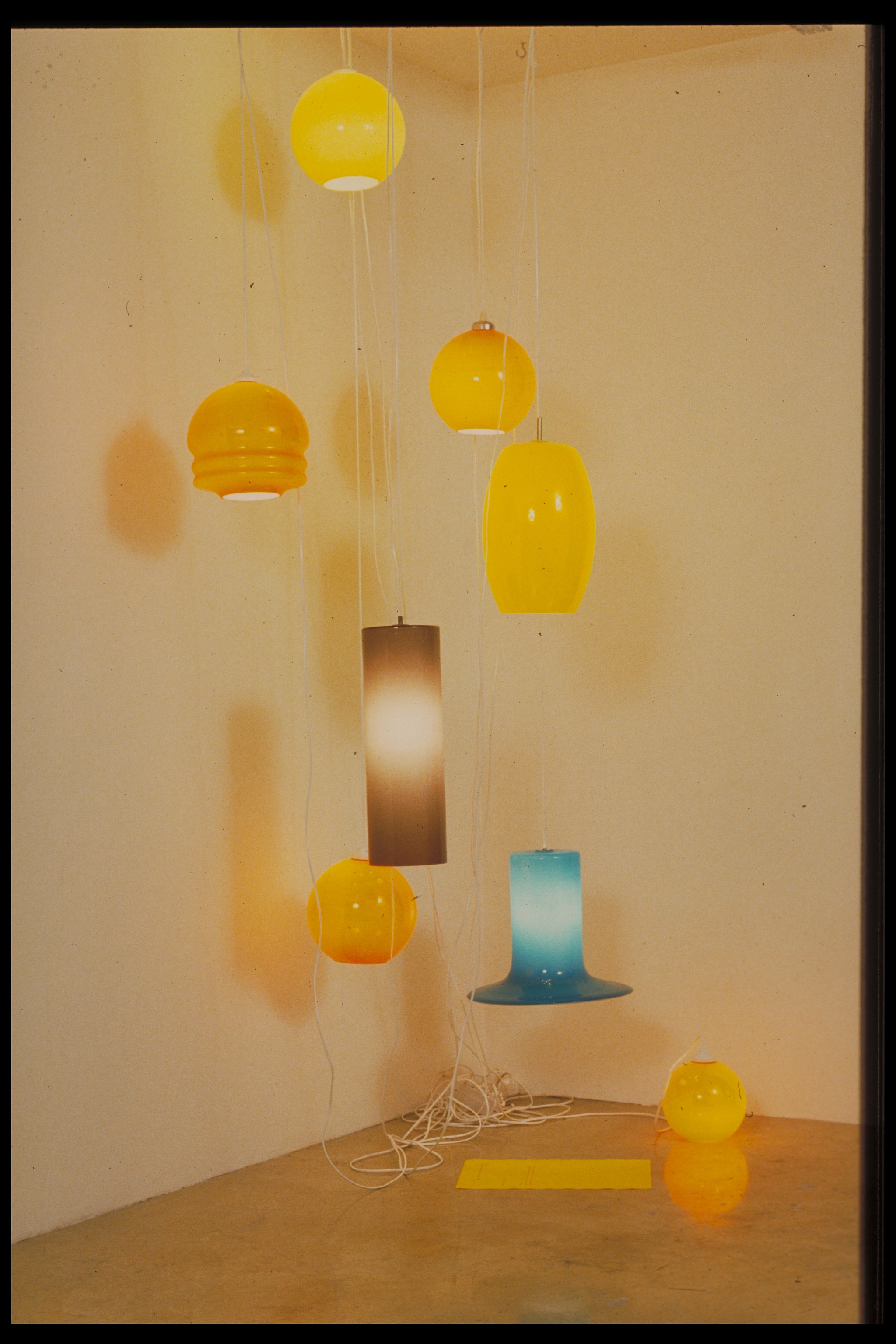 Swetlana Heger & Plamen Dejanov, Plamen Dejanov, Swetlana Heger, Three Wishes (Plenty Objects of Desire) at Air de Paris, photo 4