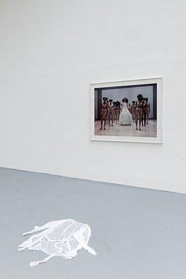 Image 2 of 7
