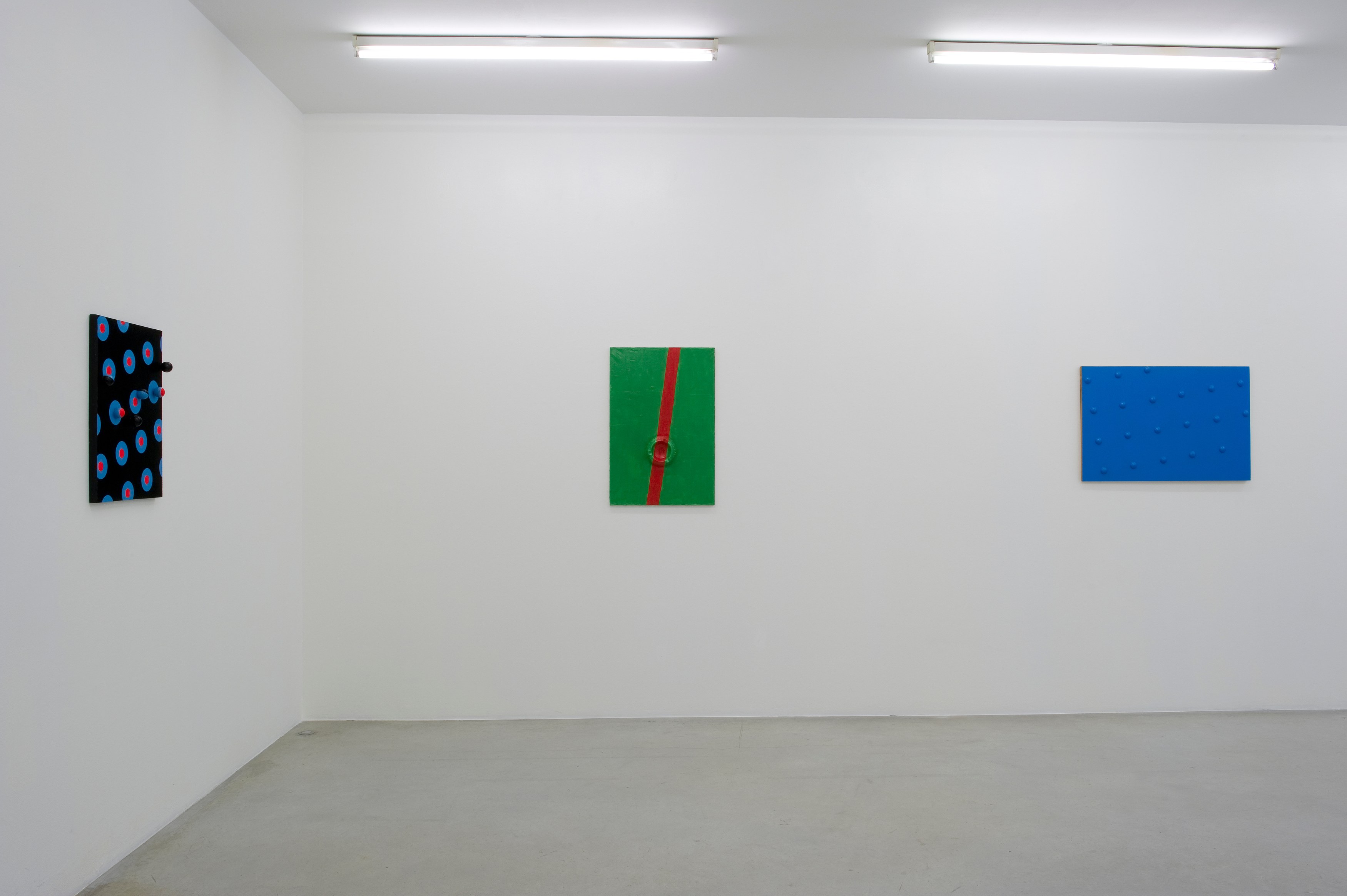 Guy de Cointet, A Few Paintings and an Old Woman at Air de Paris, photo 4