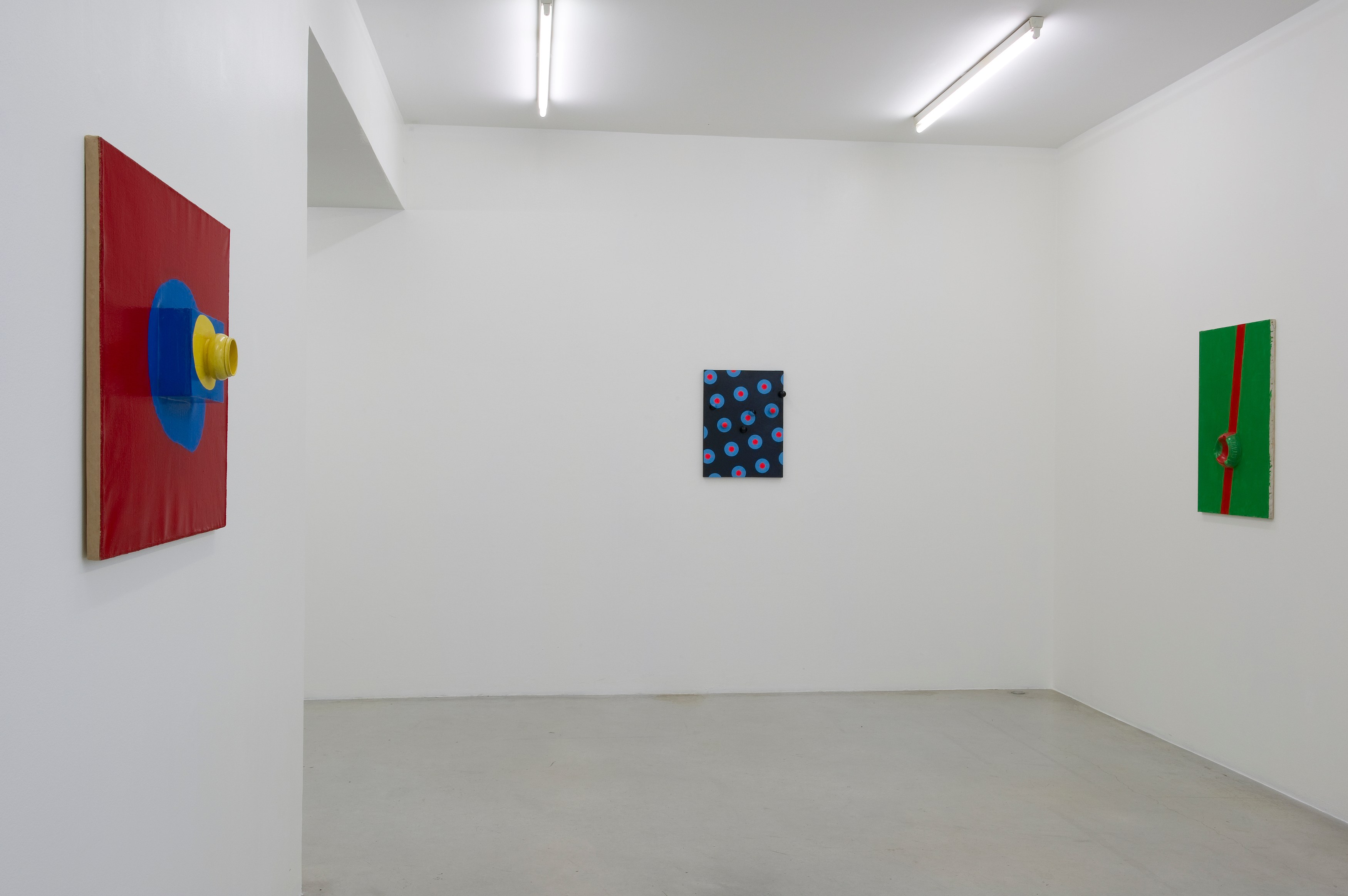 Guy de Cointet, A Few Paintings and an Old Woman at Air de Paris, photo 3
