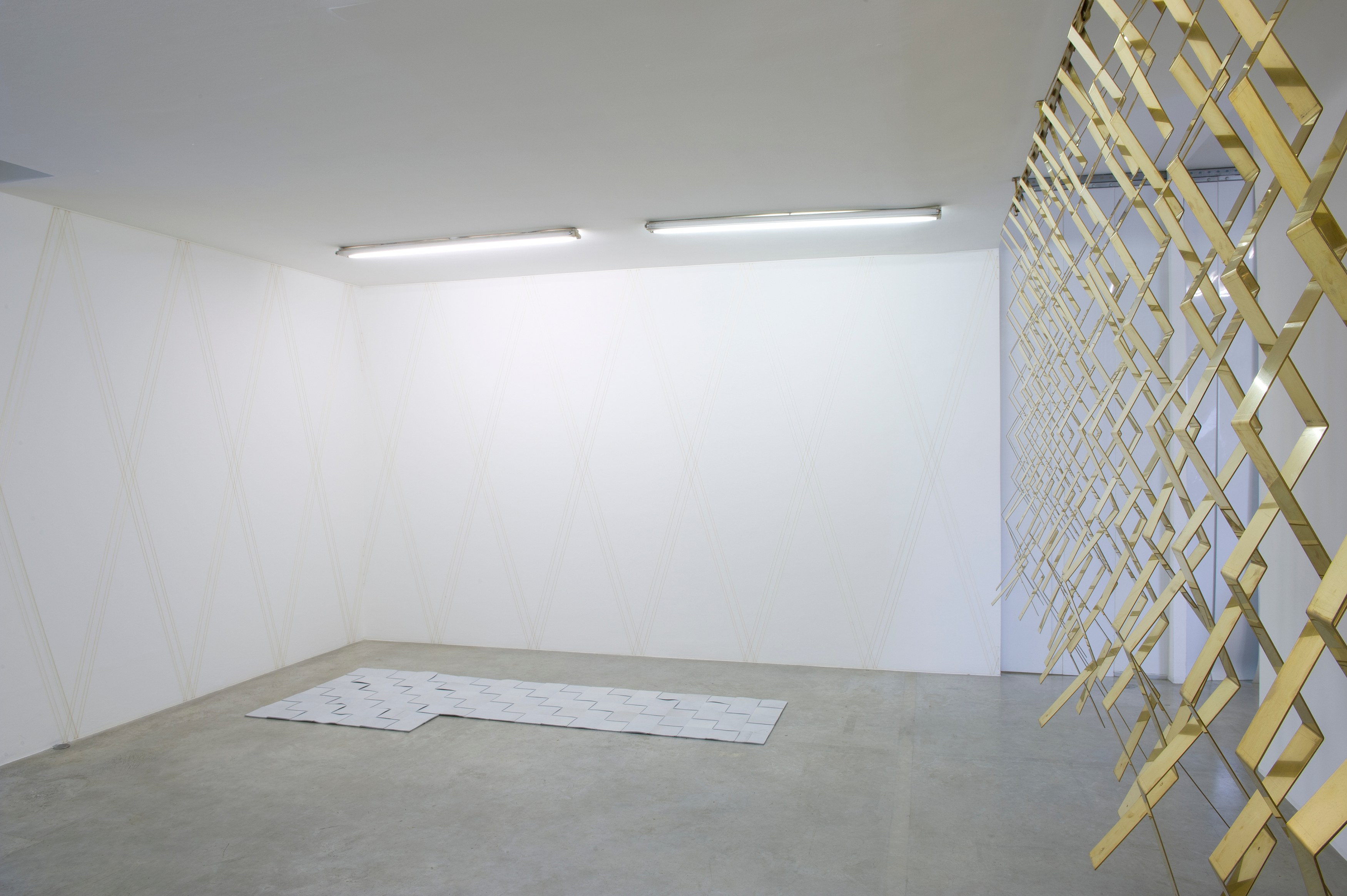 Leonor Antunes, the parallel bars at Air de Paris, photo 3