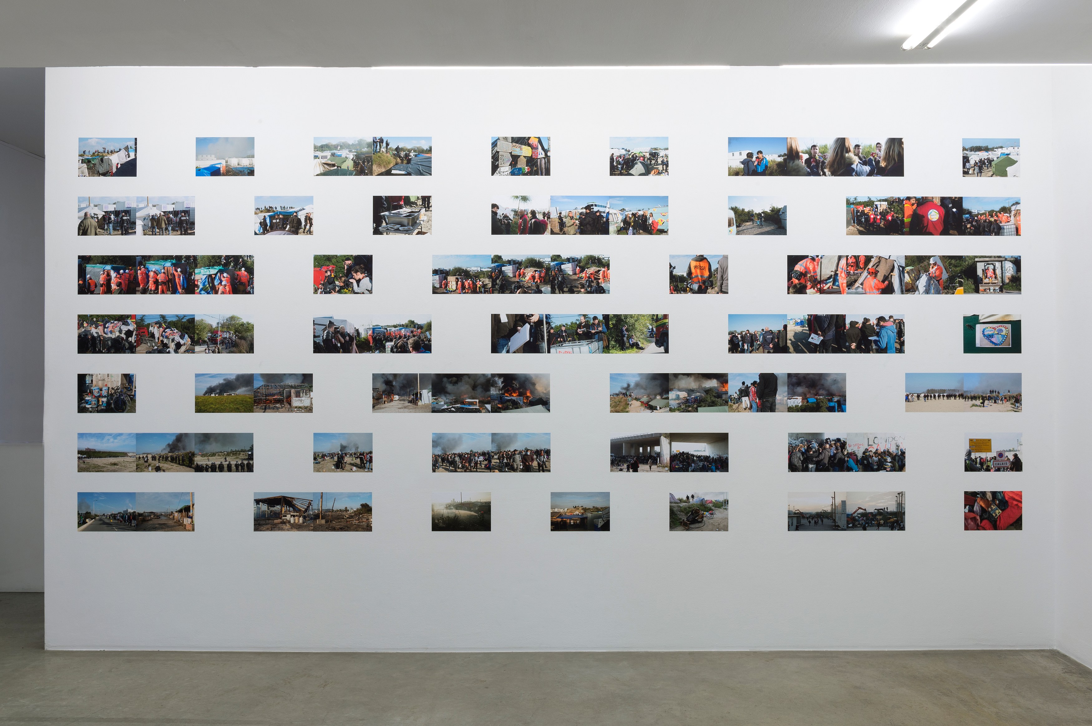 Bruno Serralongue, Chemins cherchés, chemins perdus, transgressions at Air de Paris, photo 11
