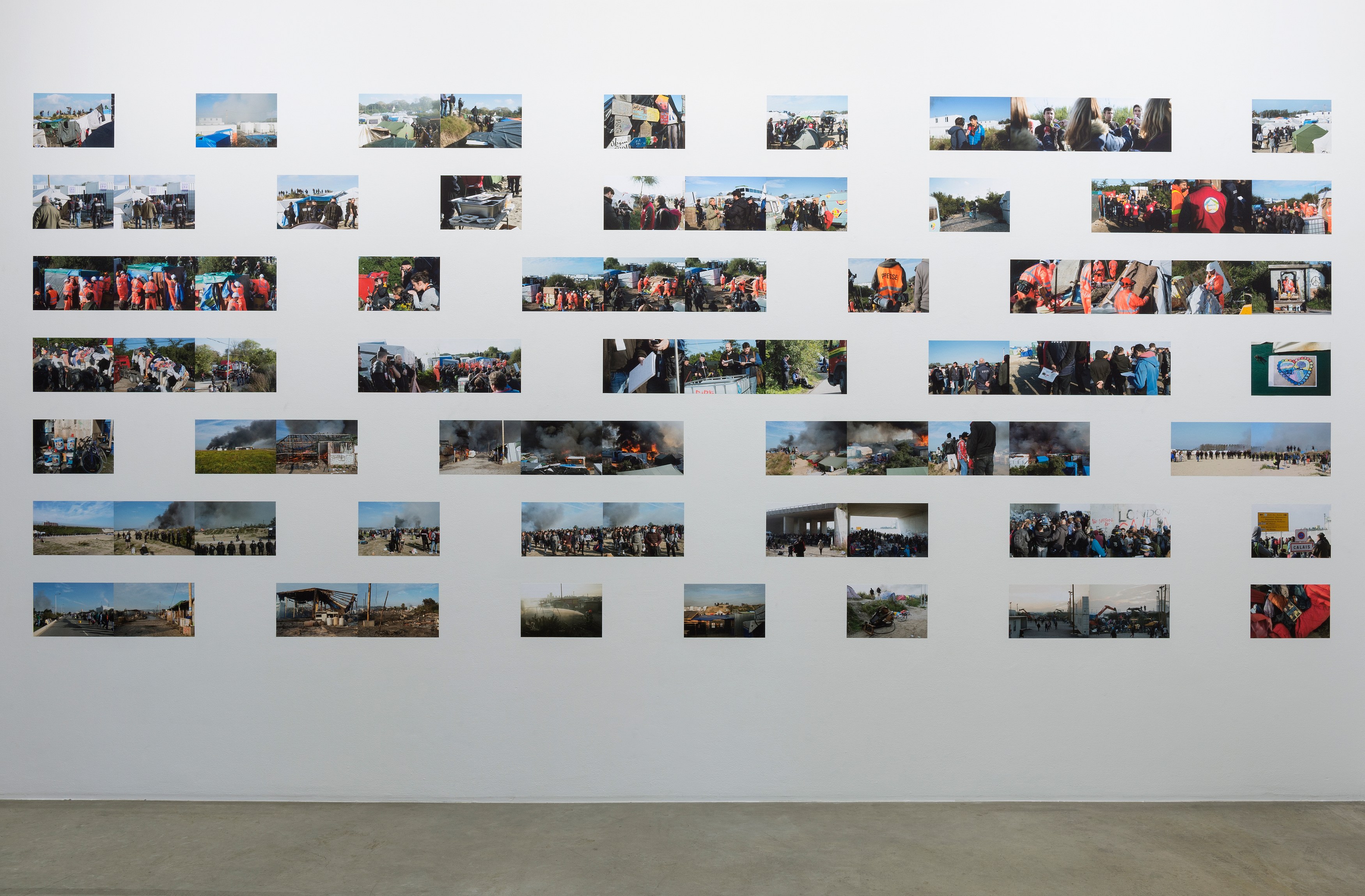 Bruno Serralongue, Chemins cherchés, chemins perdus, transgressions at Air de Paris, photo 10