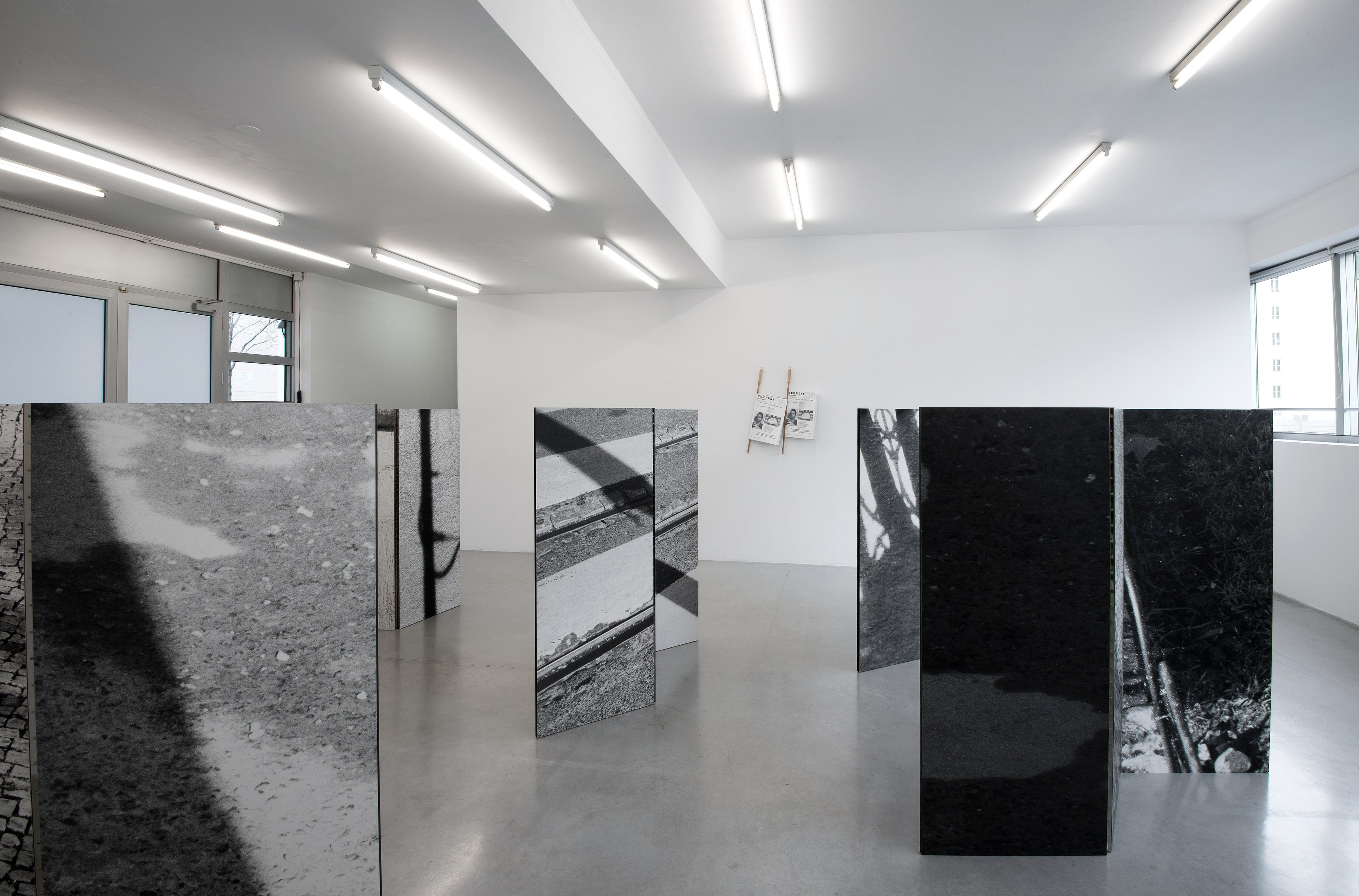 Jef Geys, Paravents (As Sombras de Lisboa) at Air de Paris, photo 7