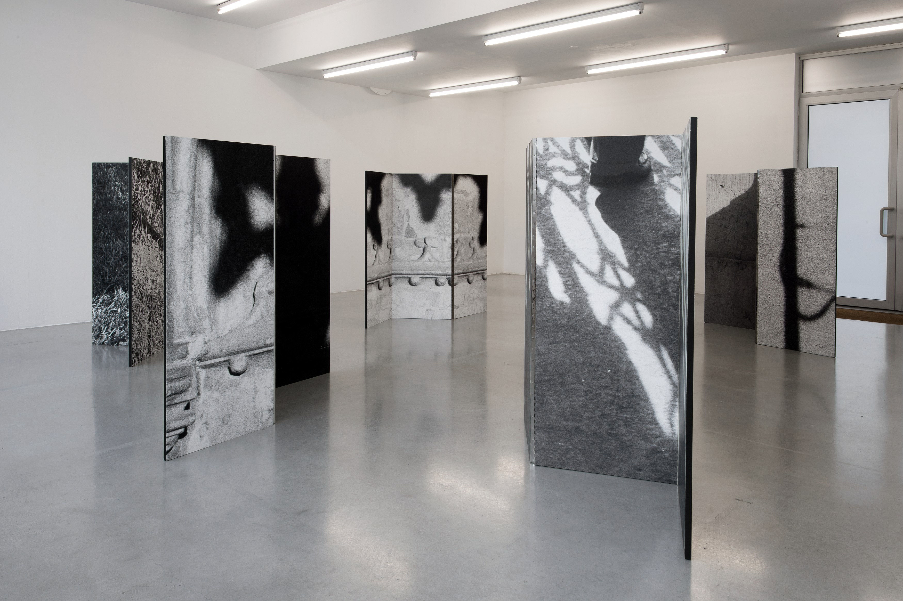 Jef Geys, Paravents (As Sombras de Lisboa) at Air de Paris, photo 9