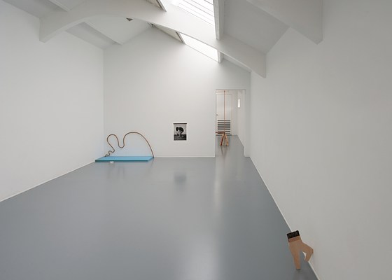 Image 2 of 6