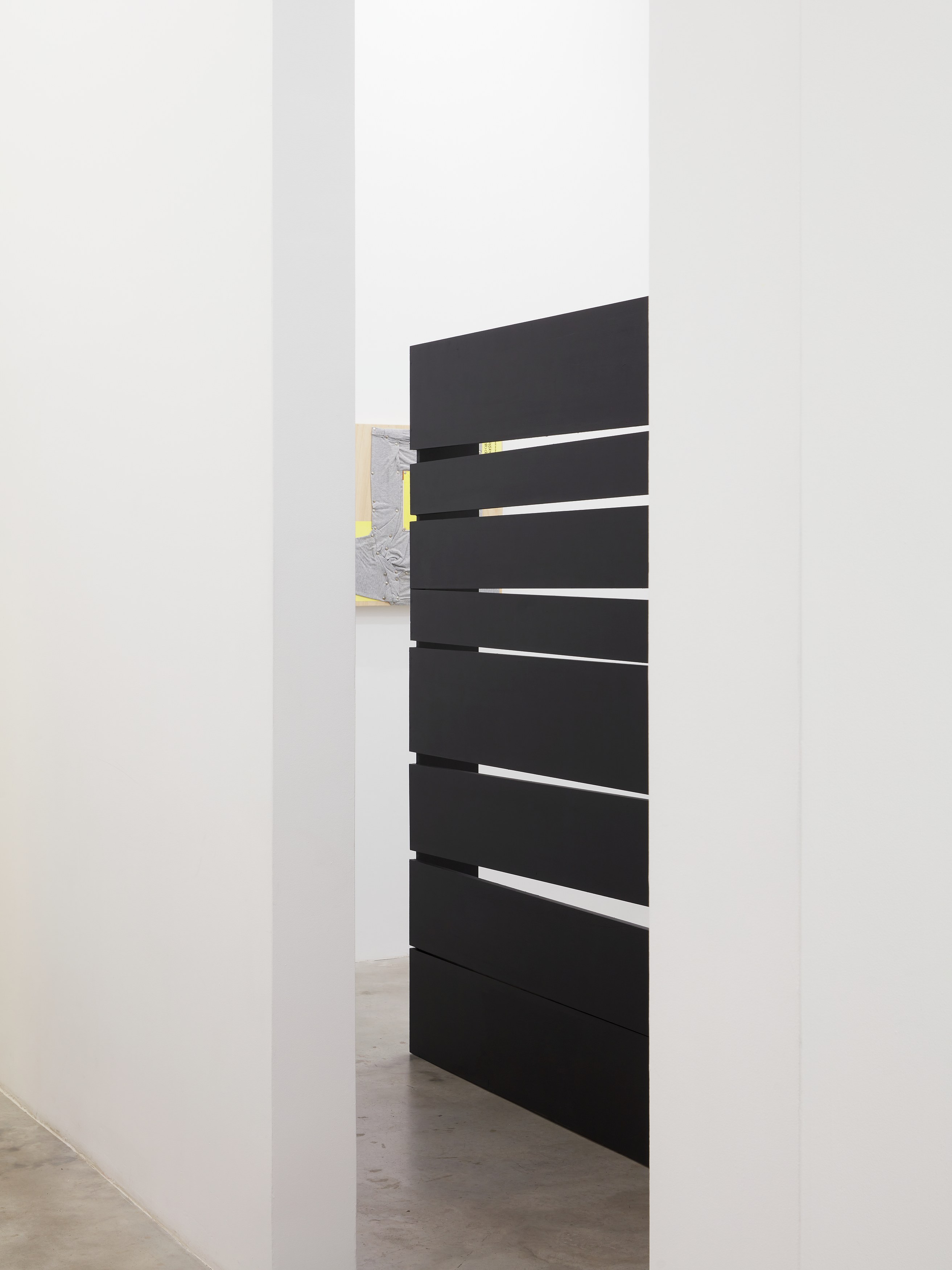 Tom Burr, Hélio-centricities (New York) at Bortolami, photo 2