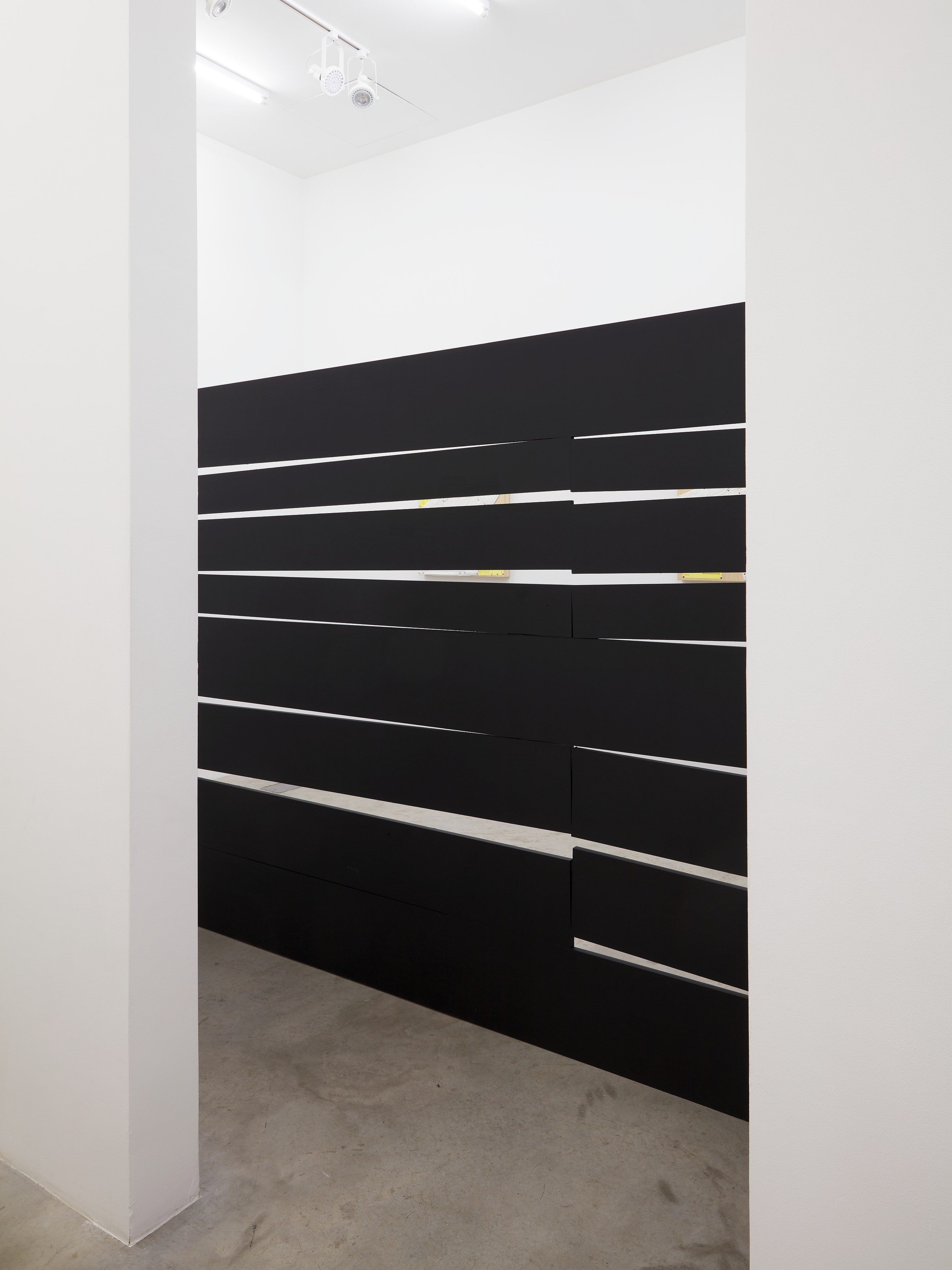Tom Burr, Hélio-centricities (New York) at Bortolami, photo 3