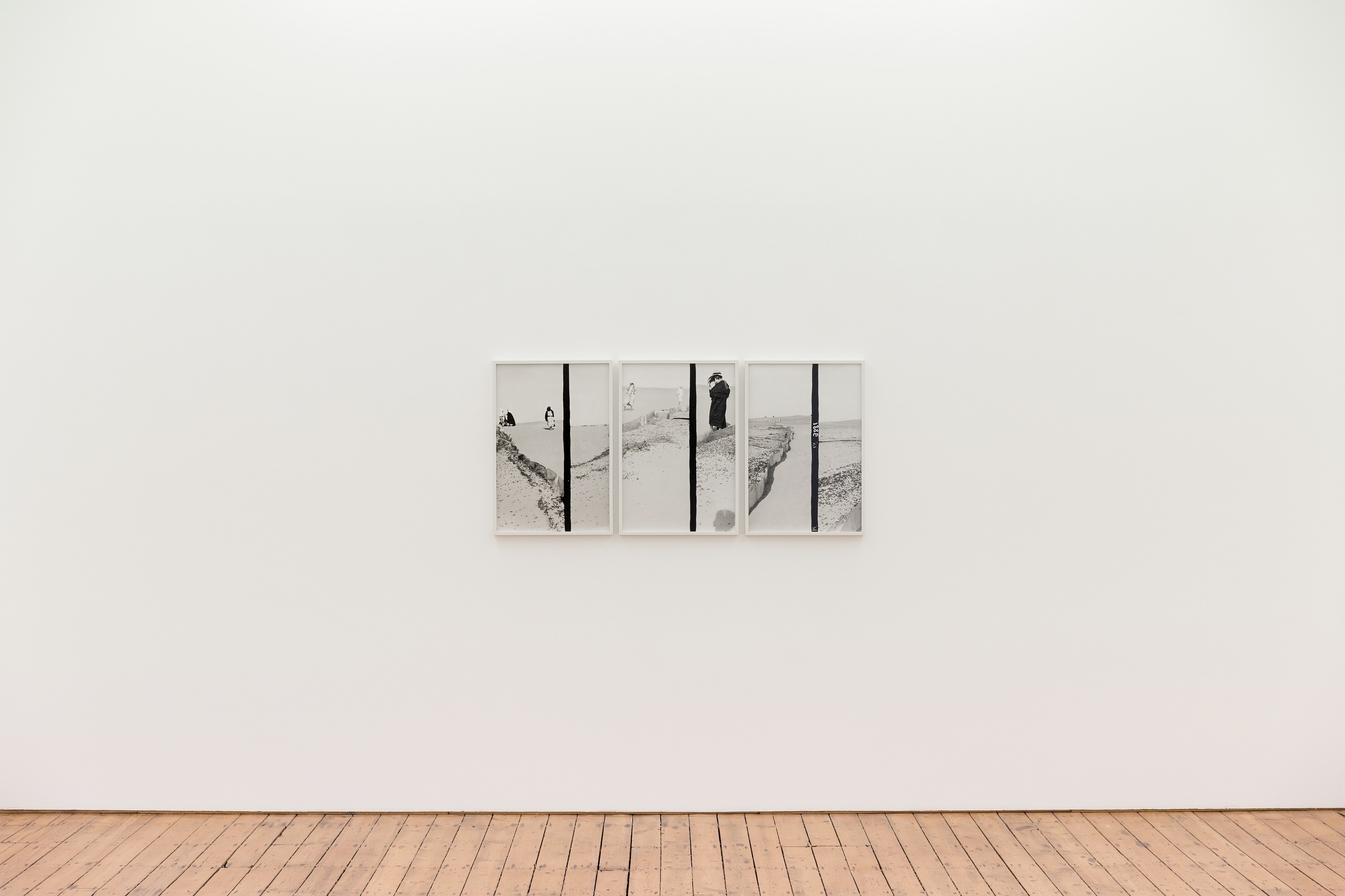 Lisa Oppenheim, The American Colony at The Approach, photo 9
