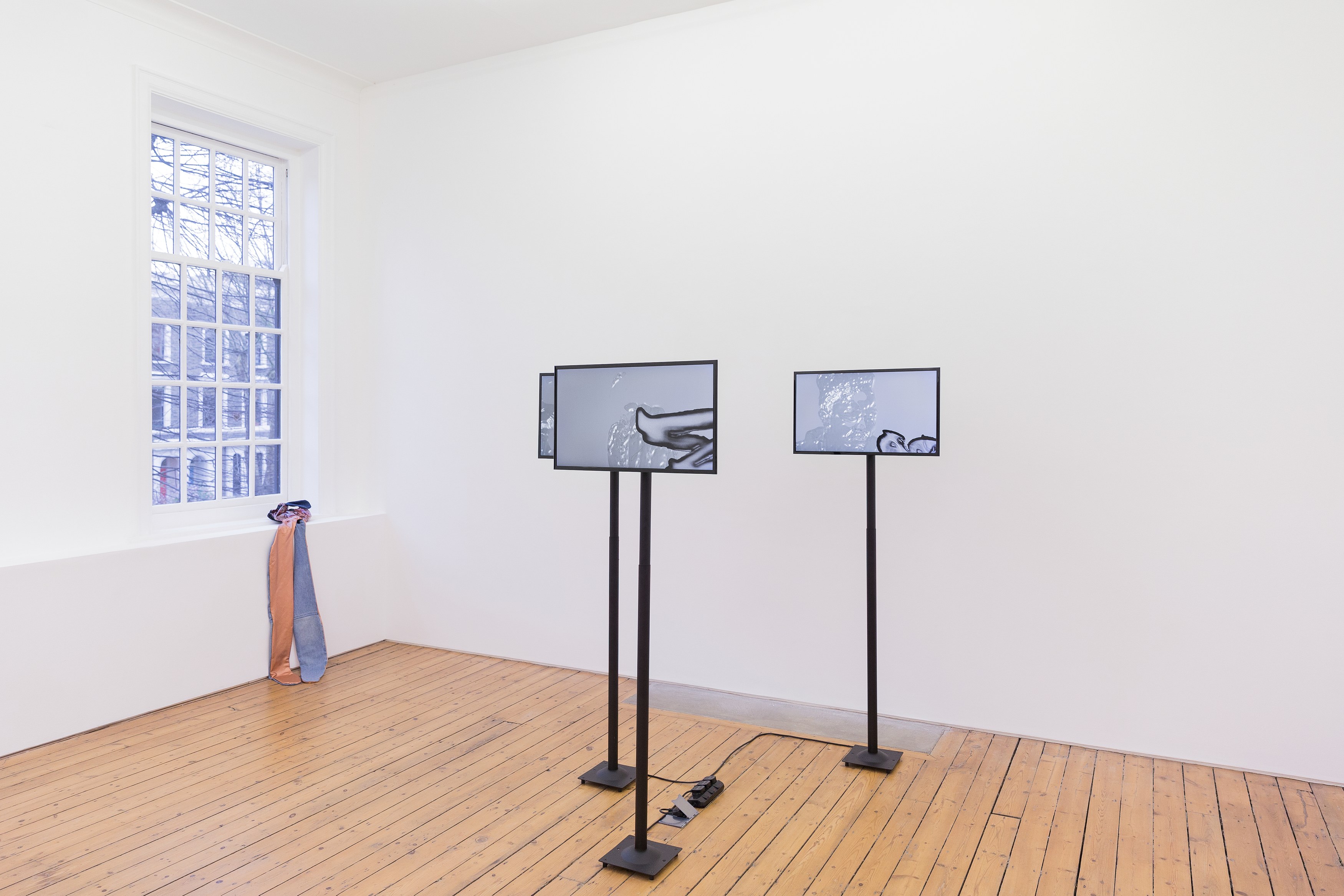 Sascha Braunig, Sandra Mujinga, Maria Pinińska-Bereś, SHAPESHIFTERS at The Approach, photo 4