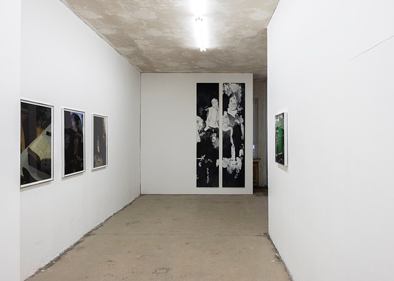 Image 4 of 28