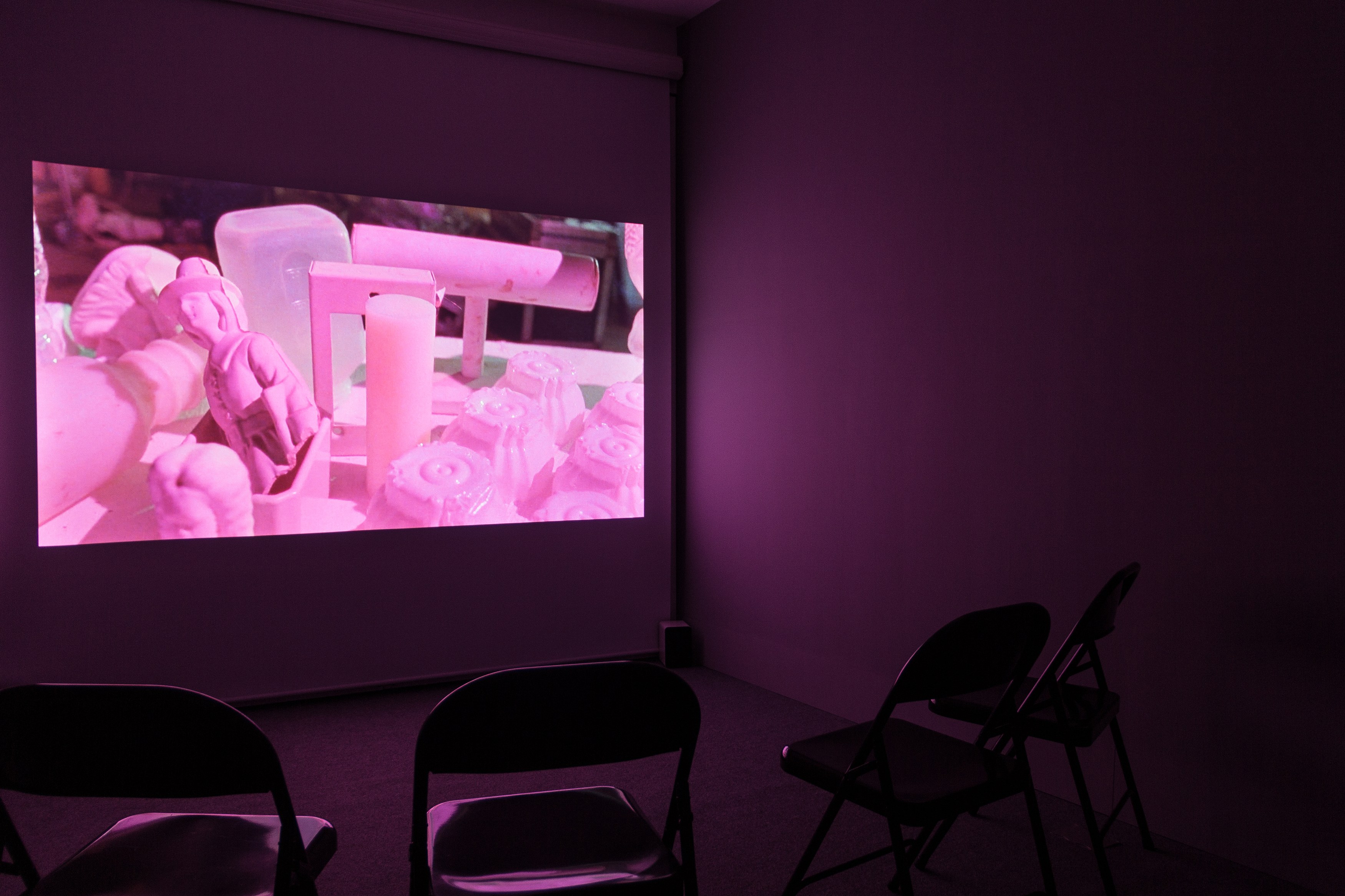 Sara Cwynar, Rose Gold at The Approach, photo 4