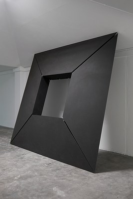 Image 2 of 27