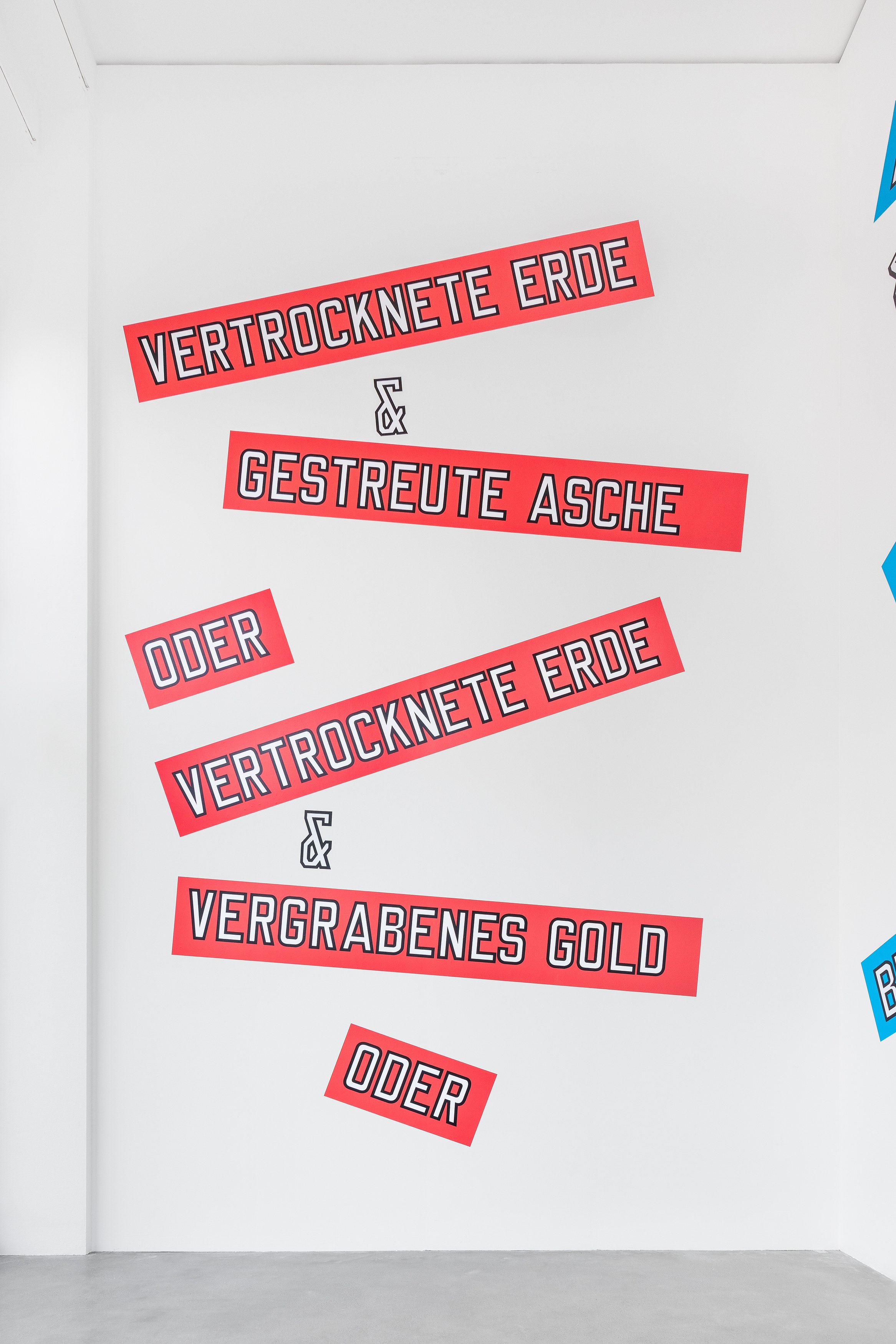 Lawrence Weiner, DRY EARTH & SCATTERED ASHES OR DRY EARTH & BURIED GOLD OR at Galerie Thomas Schulte, photo 5