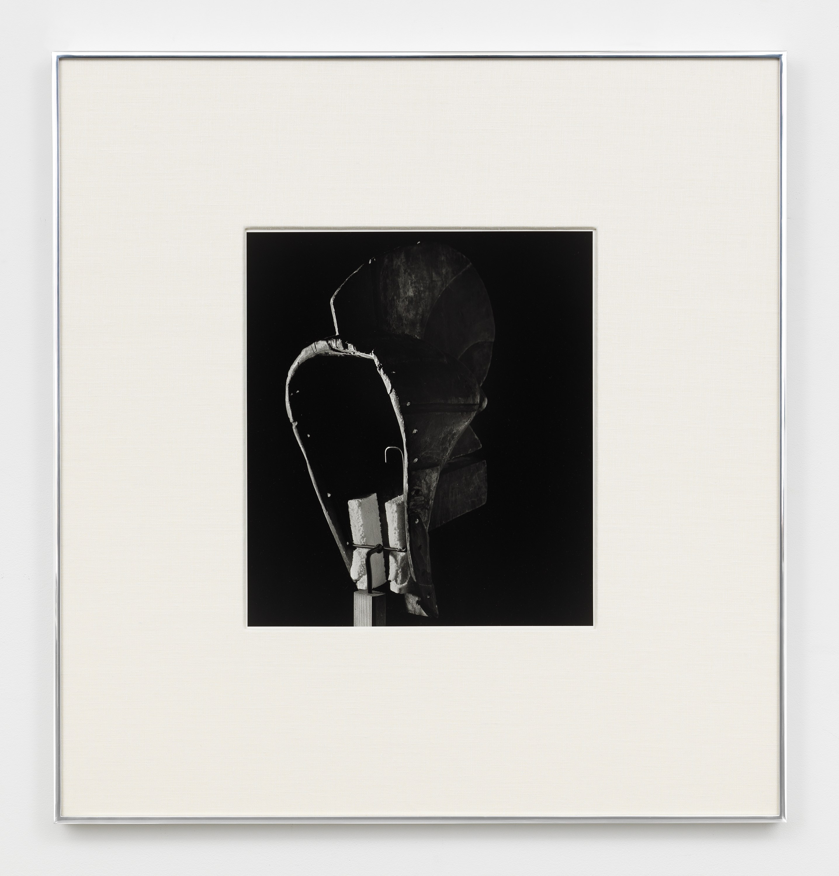 Christopher Williams, Werbung: Adapted for Use and Provisional Prop, A 48-Hour Display of Quality Framing Materials at Sammlung Haubrok and Paris Bar, Berlin, photo 20
