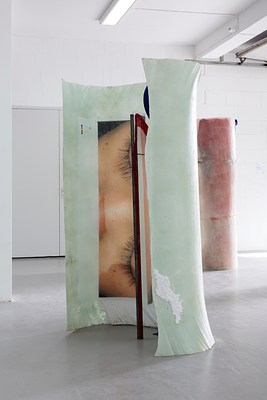 Image 4 of 20