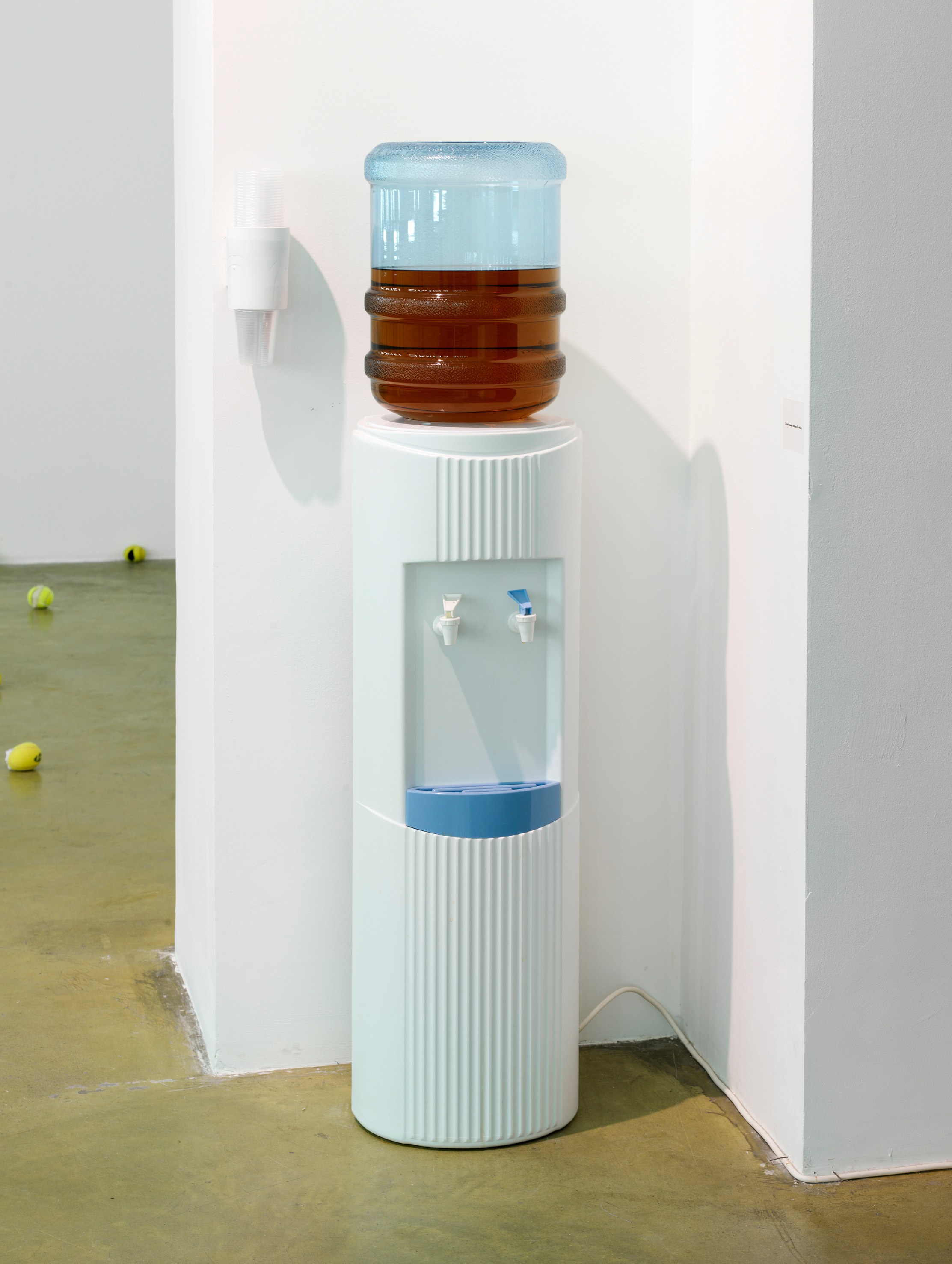 Claire Fontaine, Feux de détresse at Galerie Chantal Crousel, photo 5