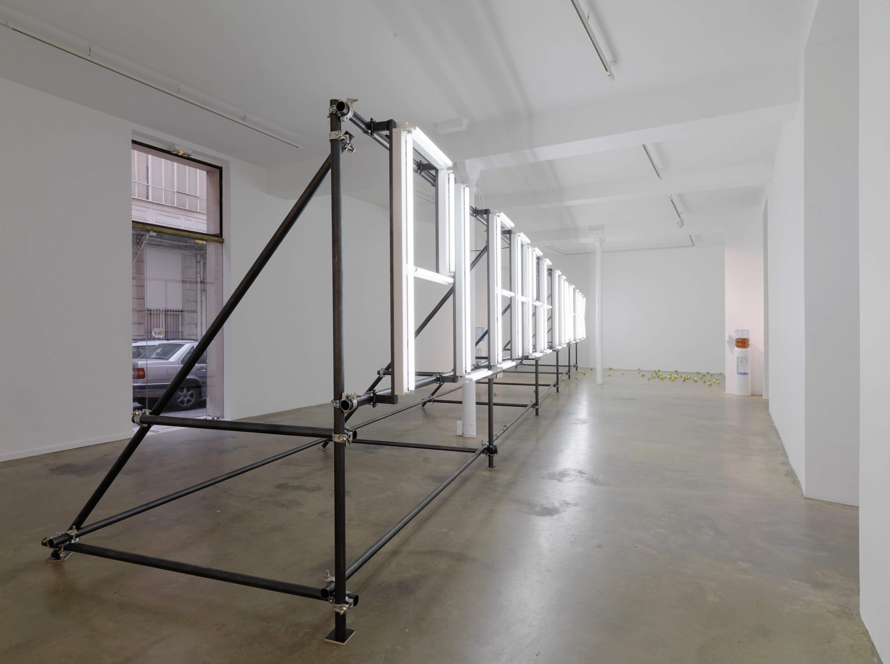 Claire Fontaine, Feux de détresse at Galerie Chantal Crousel, photo 8