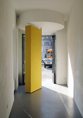 Image 2 of 21