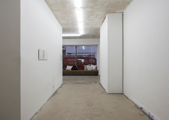 Image 10 of 32