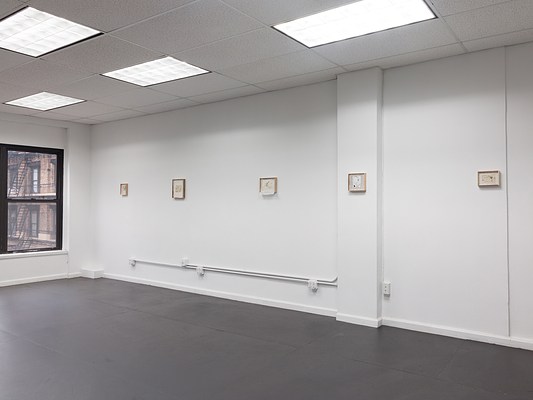 Image 4 of 32