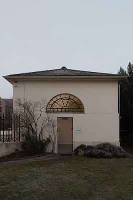 Image 4 of 27