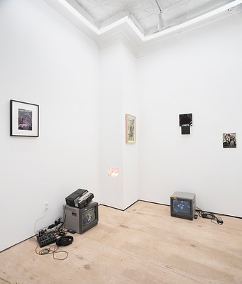 Image 4 of 40