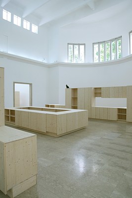 Image 2 of 29