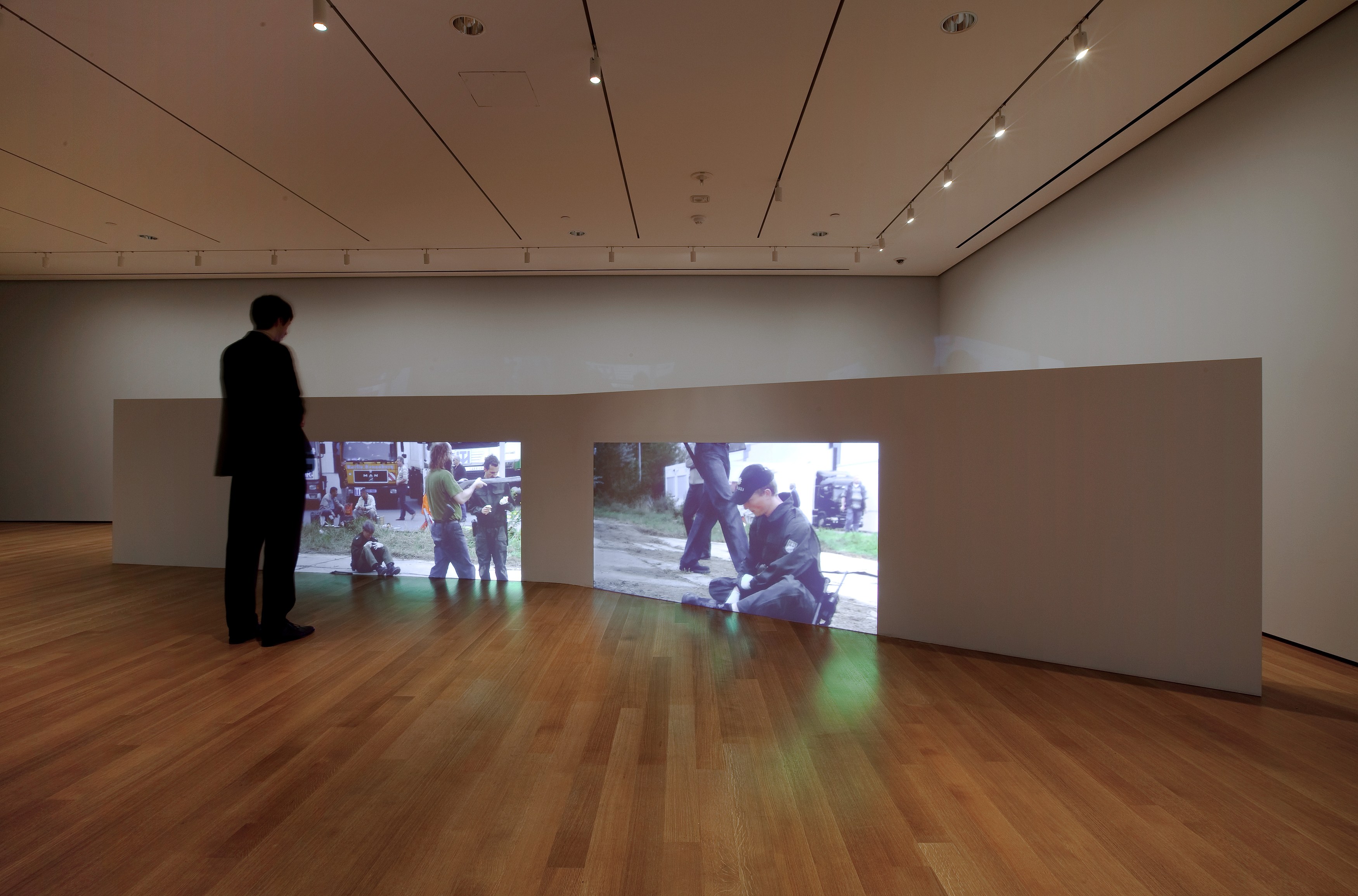 Aernout Mik, Untitled at MoMA PS1, photo 2
