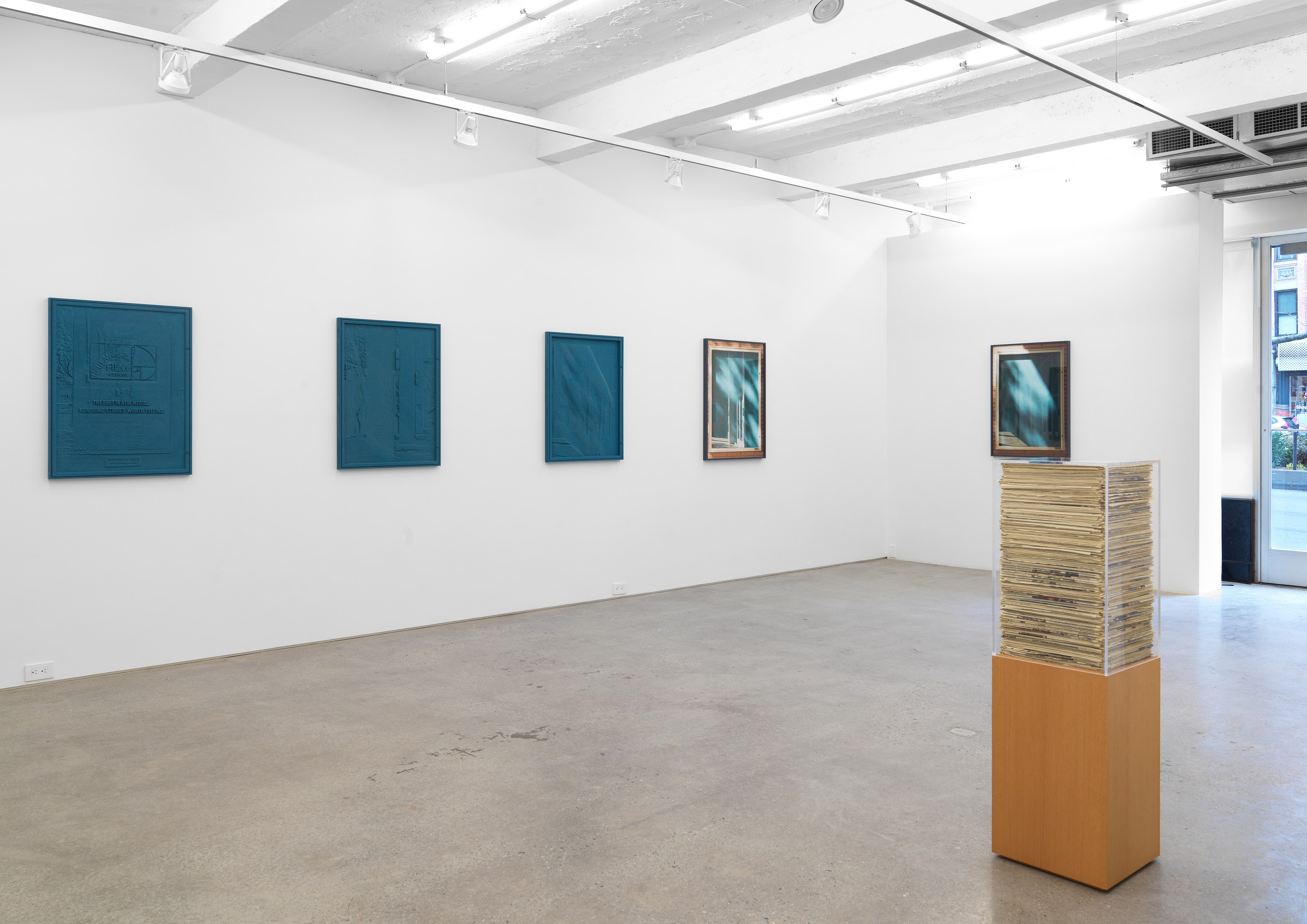Jennifer Bolande, The Composition of Decomposition at Magenta Plains, photo 3