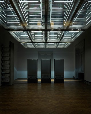 Image 2 of 7