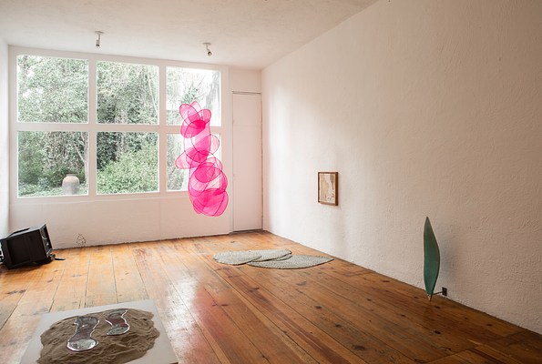 Image 4 of 28