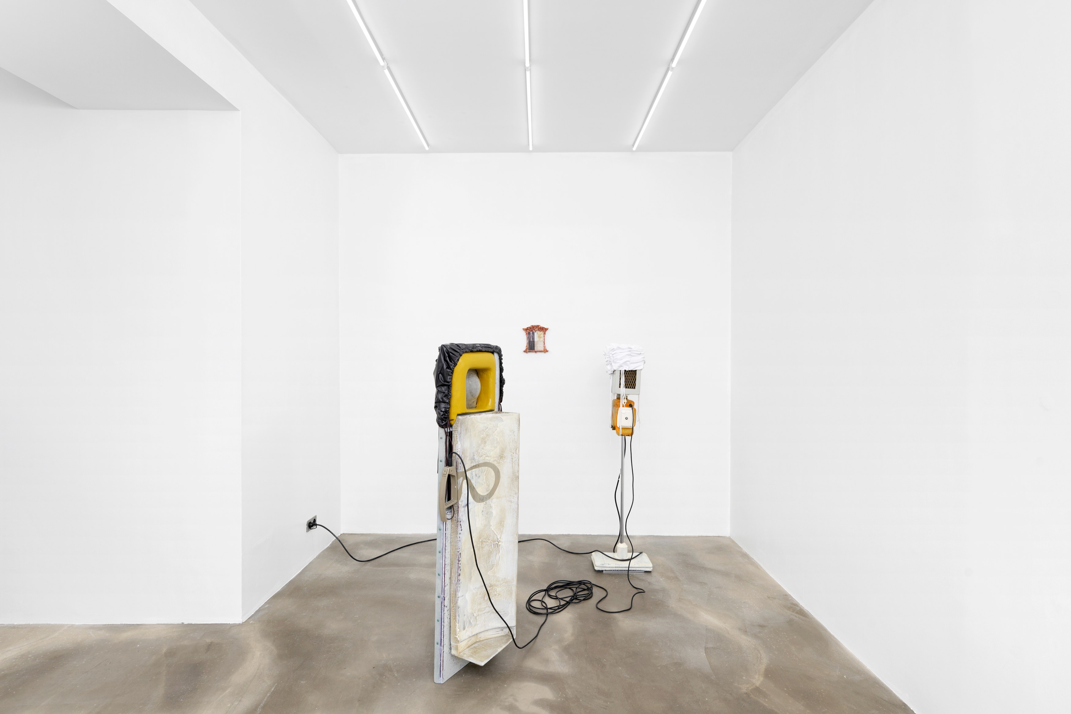 Pas le temps de tout détruire sans doute, Pas le temps de tout détruire sans doute at Galerie Sans titre at Independent, New York 2023, photo 3
