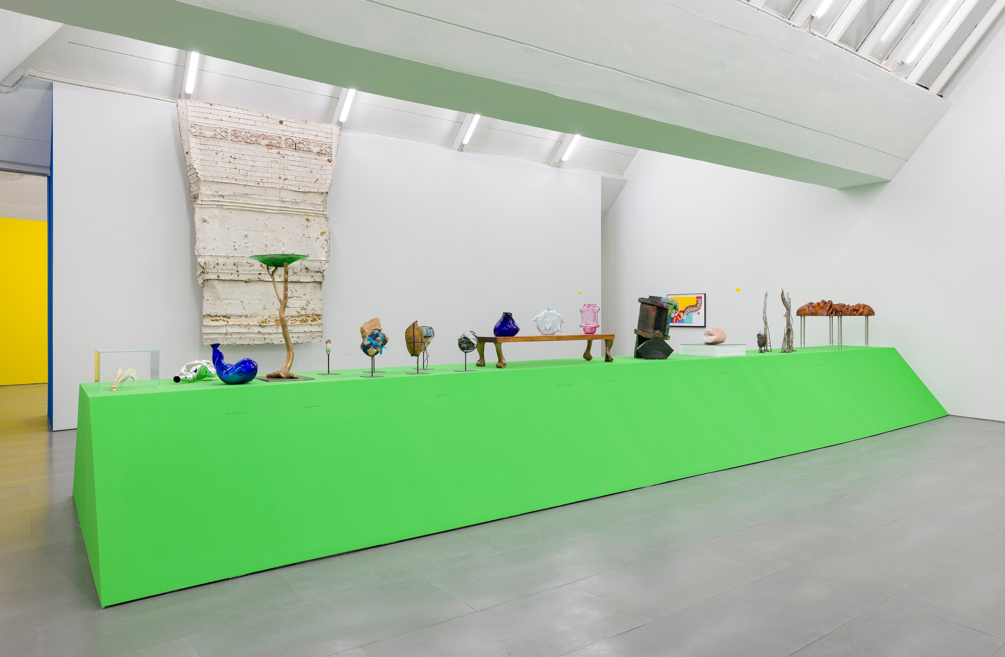 Standing, Standing at Carlier Gebauer, photo 7