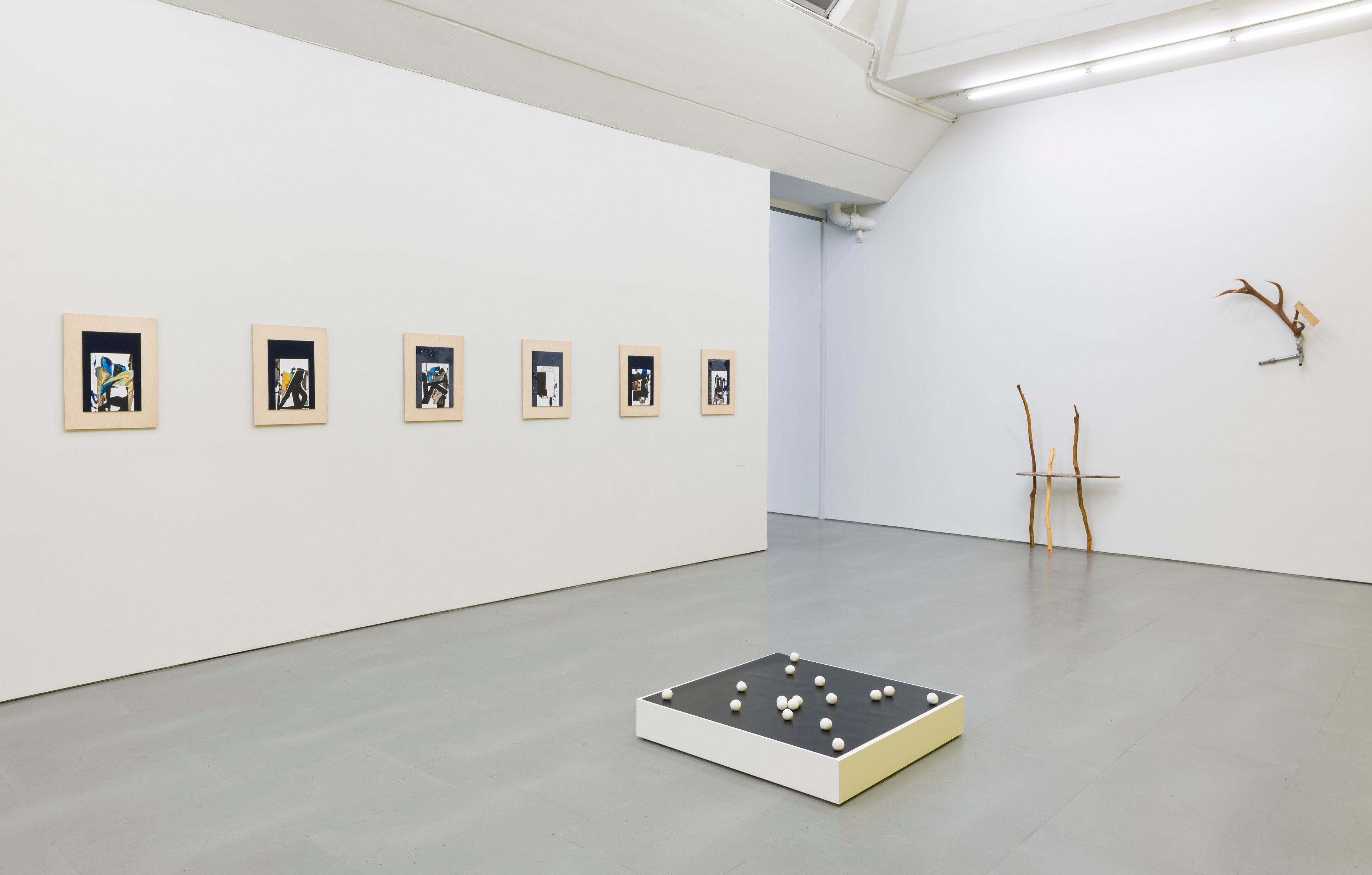 Standing, Standing at Carlier Gebauer, photo 14