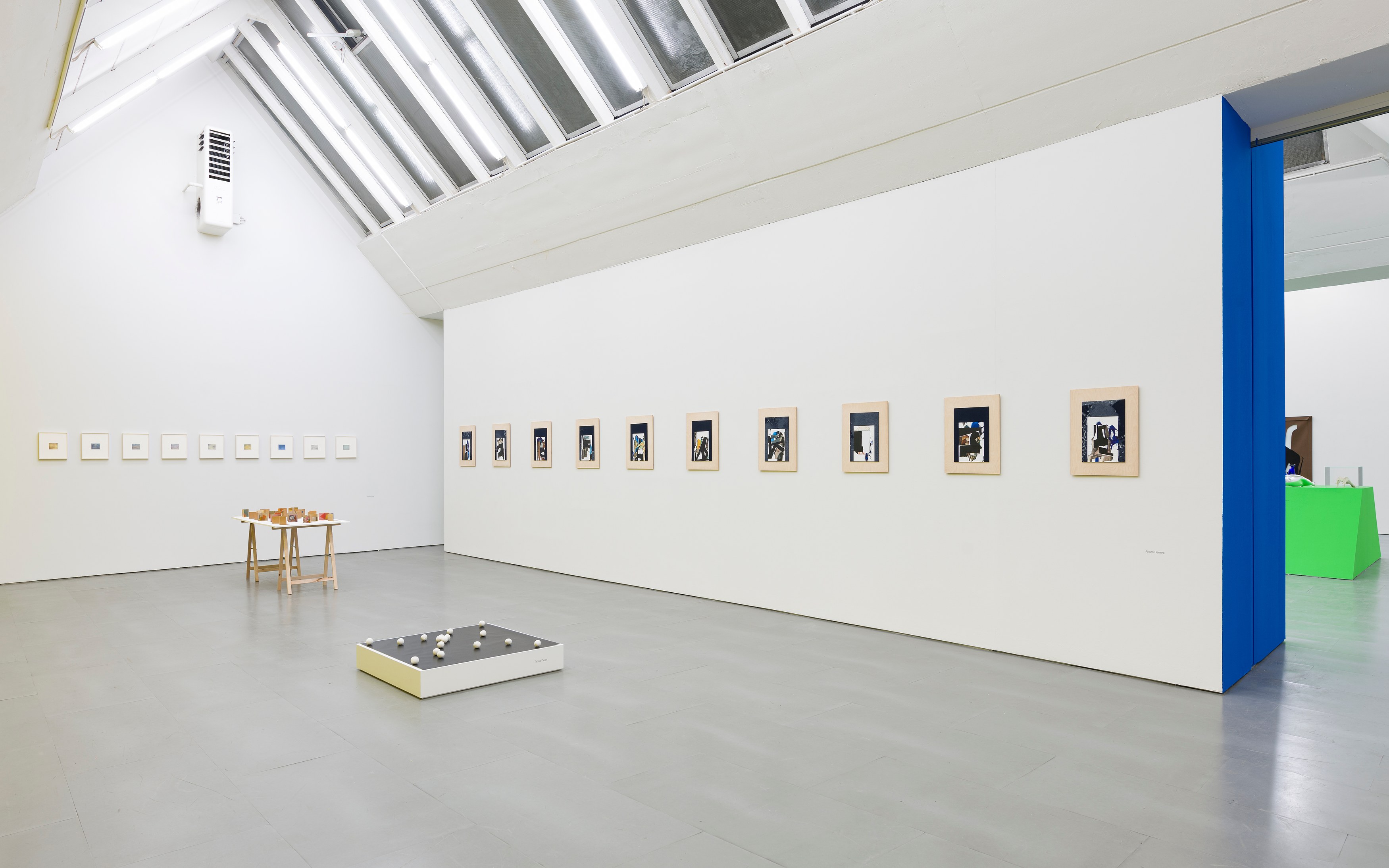 Standing, Standing at Carlier Gebauer, photo 13