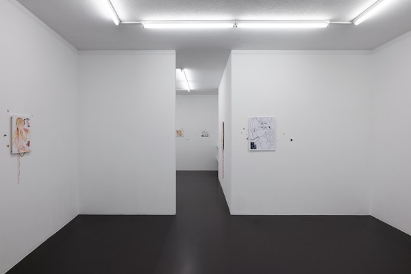 Image 4 of 32