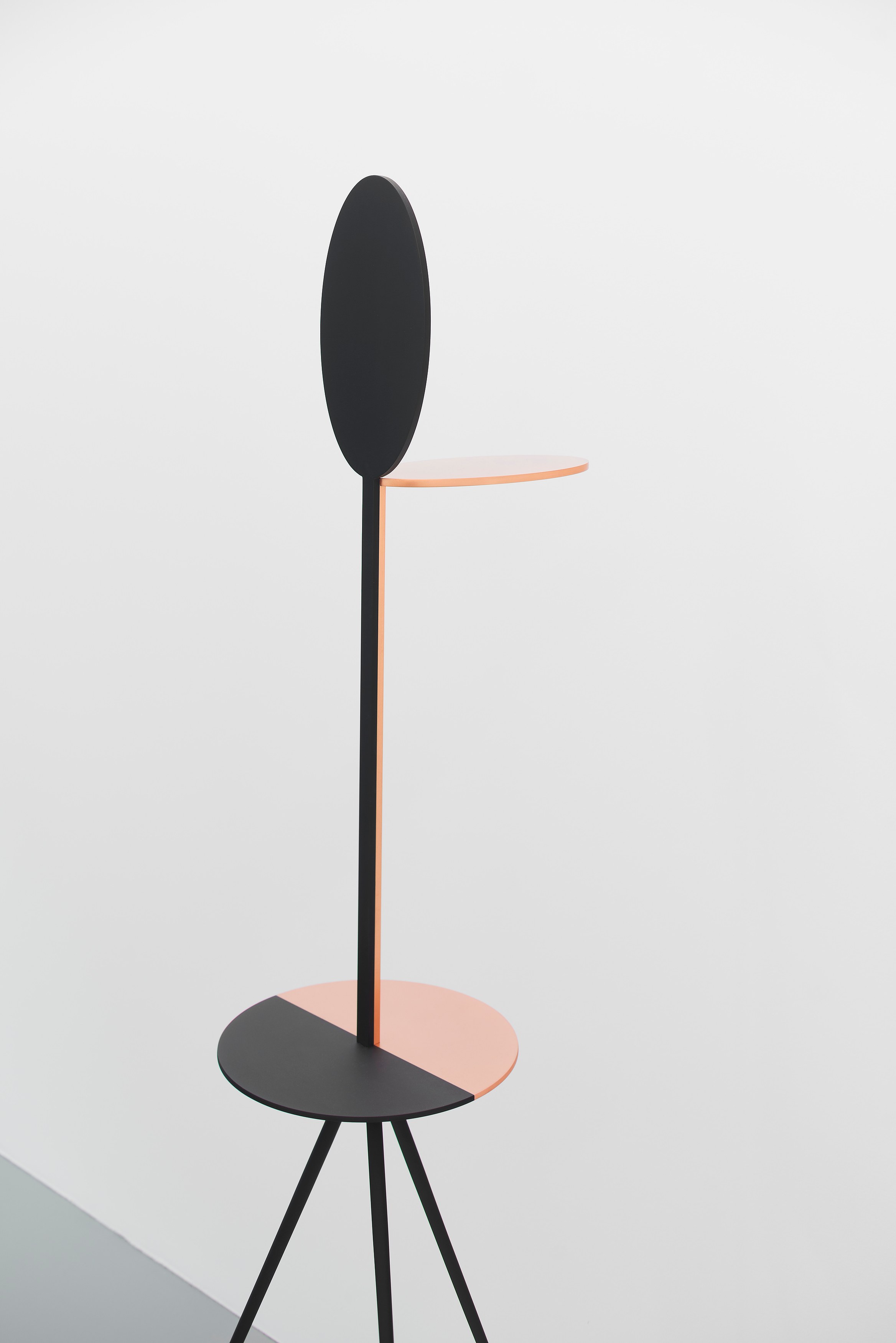 Standing, Standing at Carlier Gebauer, photo 26