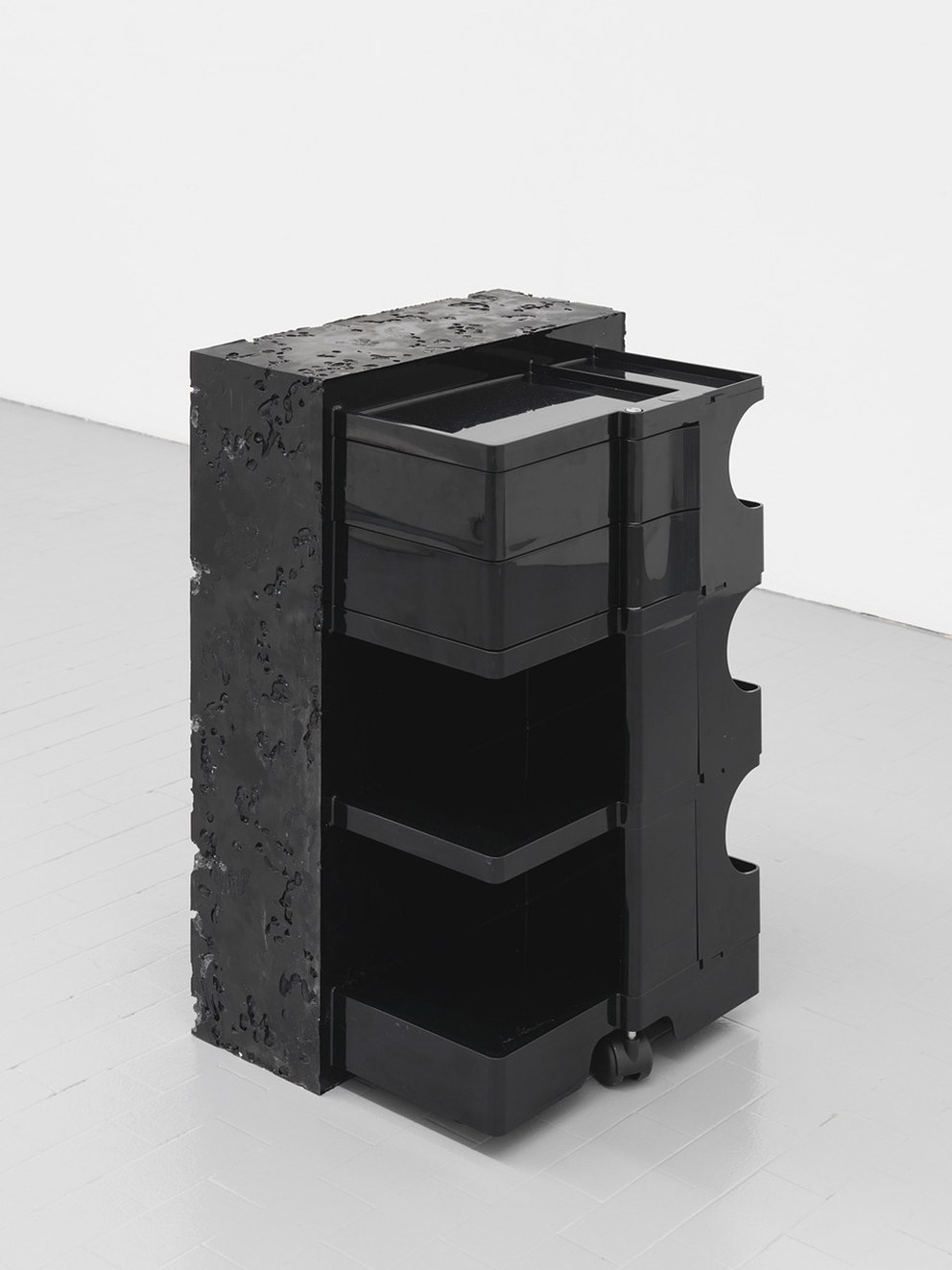 Standing, Standing at Carlier Gebauer, photo 35