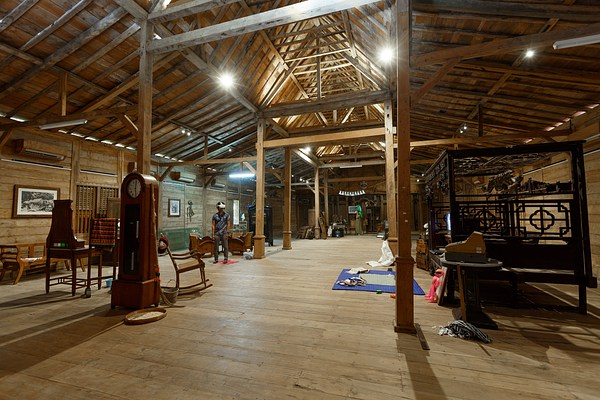 Image 2 of 42